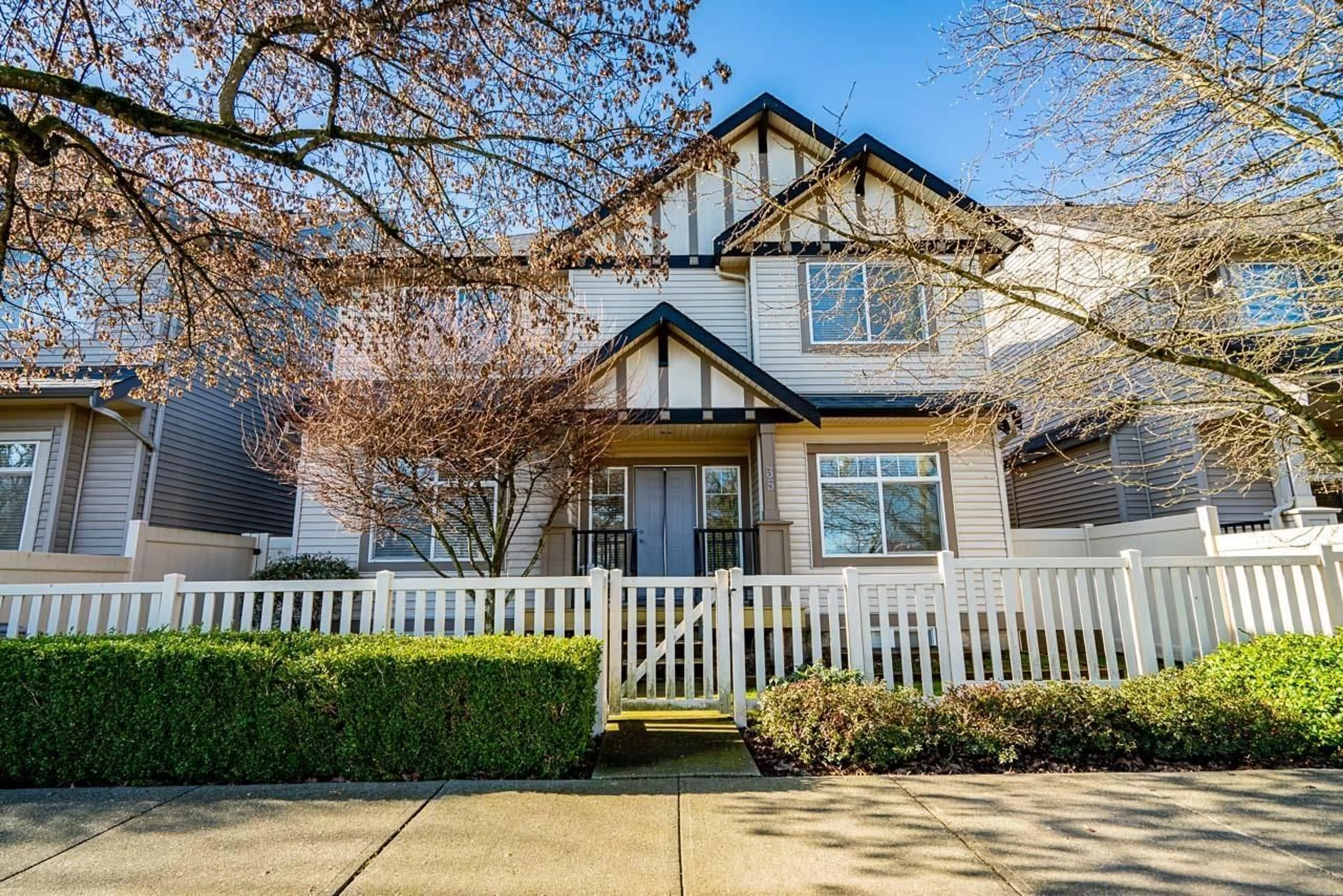 Home with vinyl exterior material, street for 35 - 6195 168 STREET, Surrey British Columbia V3S3X9