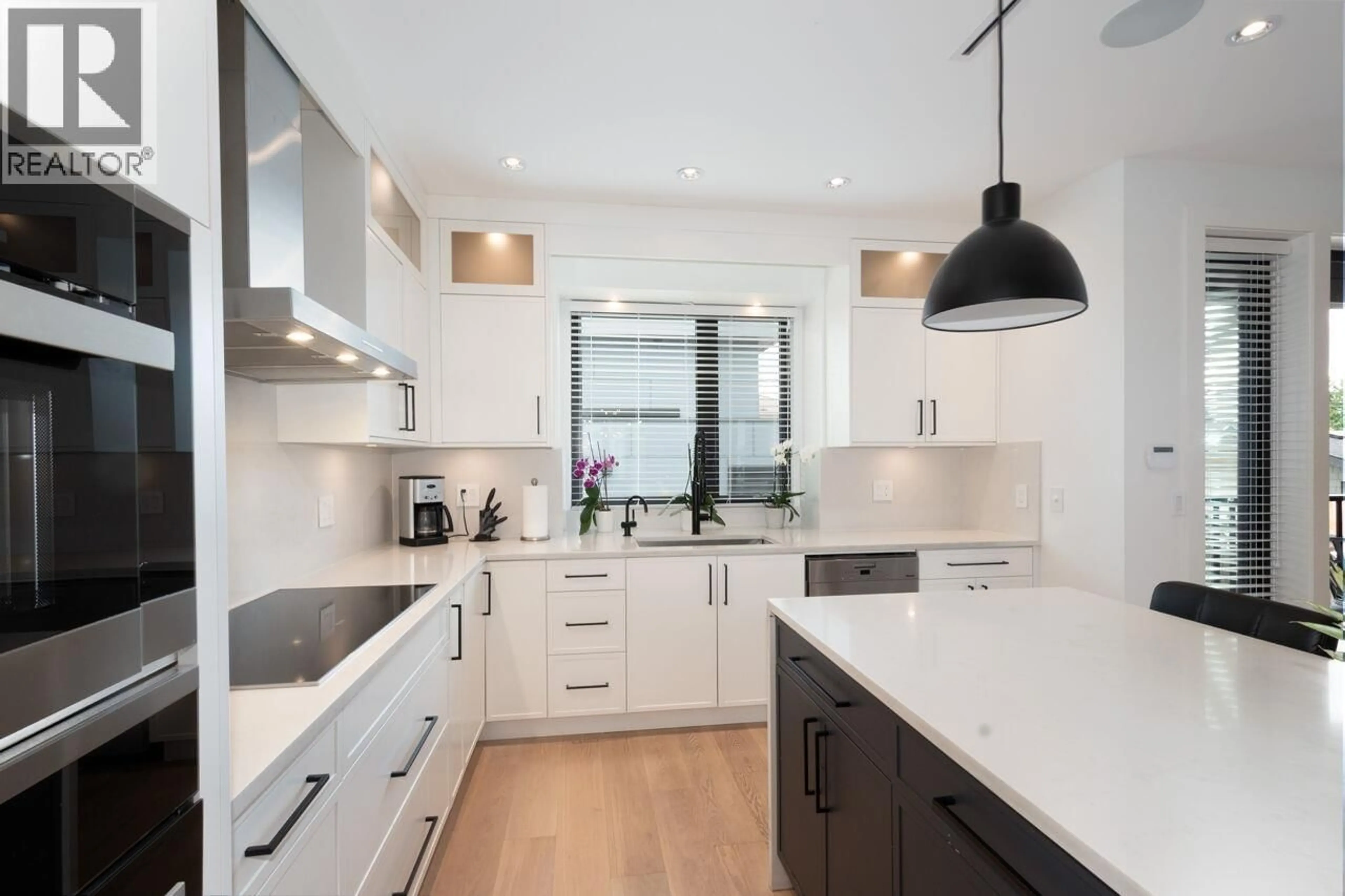 Contemporary kitchen, unknown for 2765 27TH AVENUE, Vancouver British Columbia V5R1N4