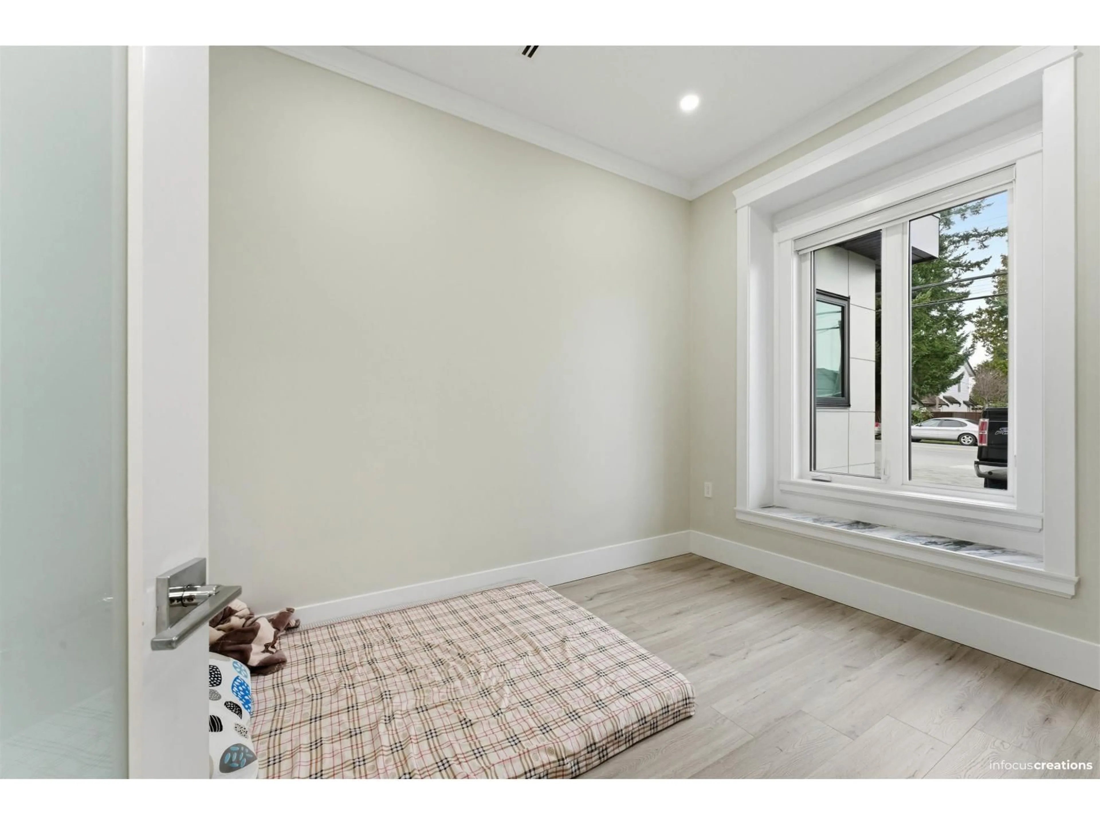 A pic of a room for 13414 60 AVENUE, Surrey British Columbia V3X2M3