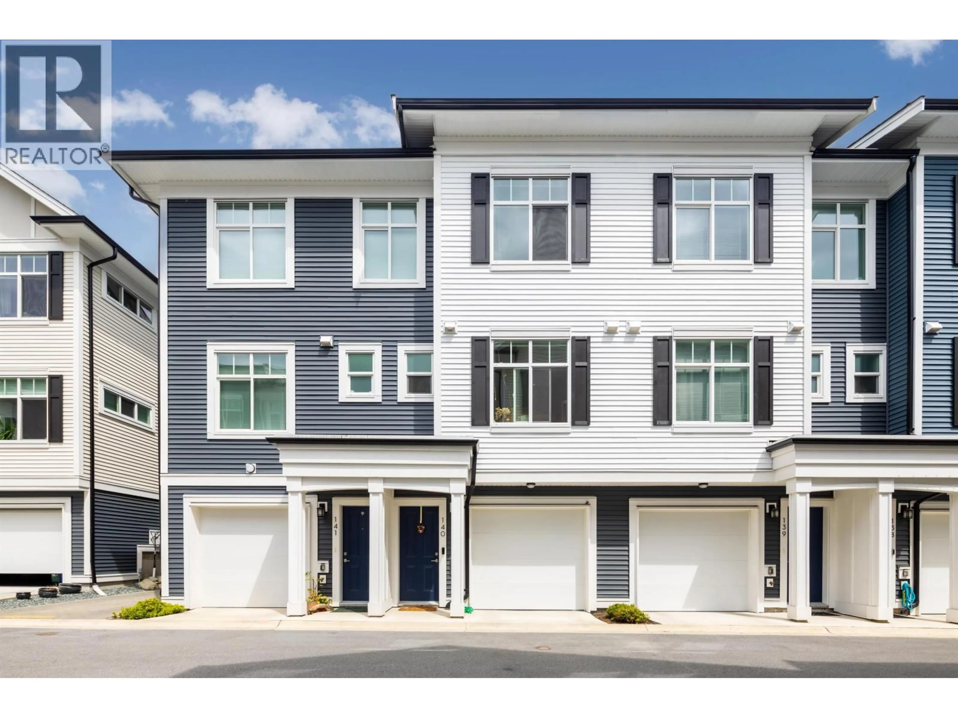 Home with vinyl exterior material, street for 140 - 3565 BAYCREST AVENUE, Coquitlam British Columbia V3B0R7