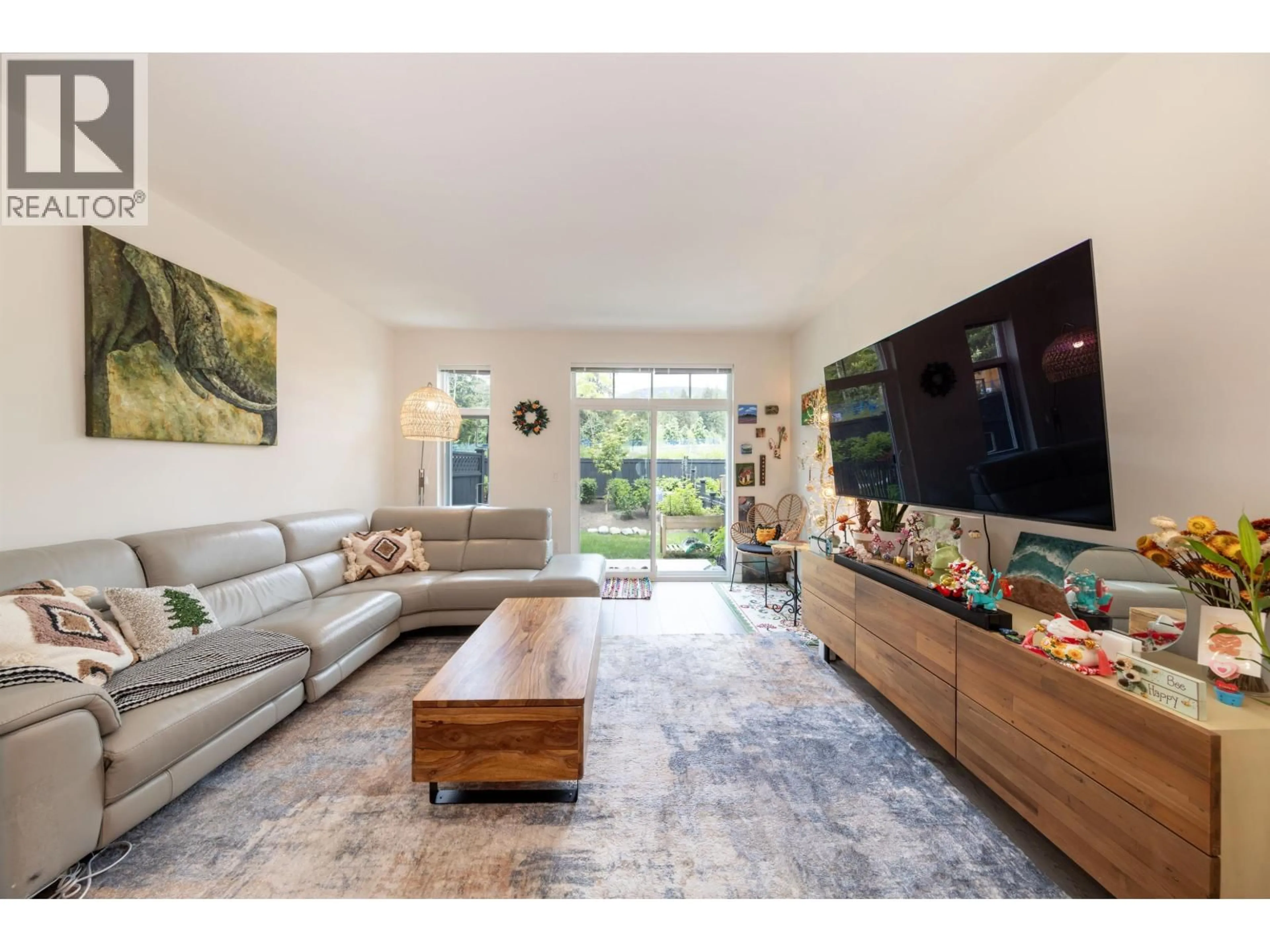 Living room with furniture, unknown for 140 - 3565 BAYCREST AVENUE, Coquitlam British Columbia V3B0R7