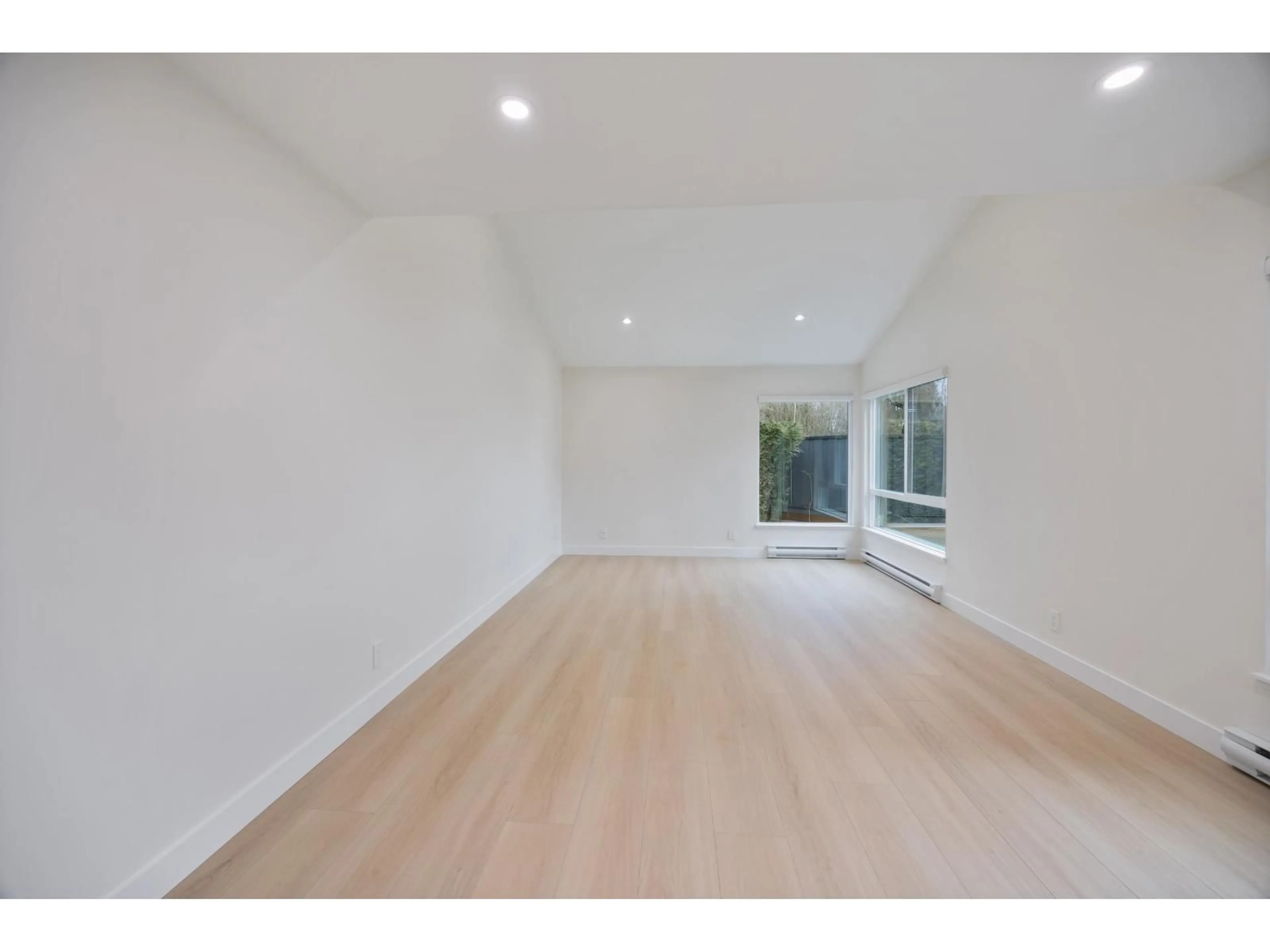 A pic of a room for 6174 GREENSIDE DRIVE WEST, Surrey British Columbia V3S5M8