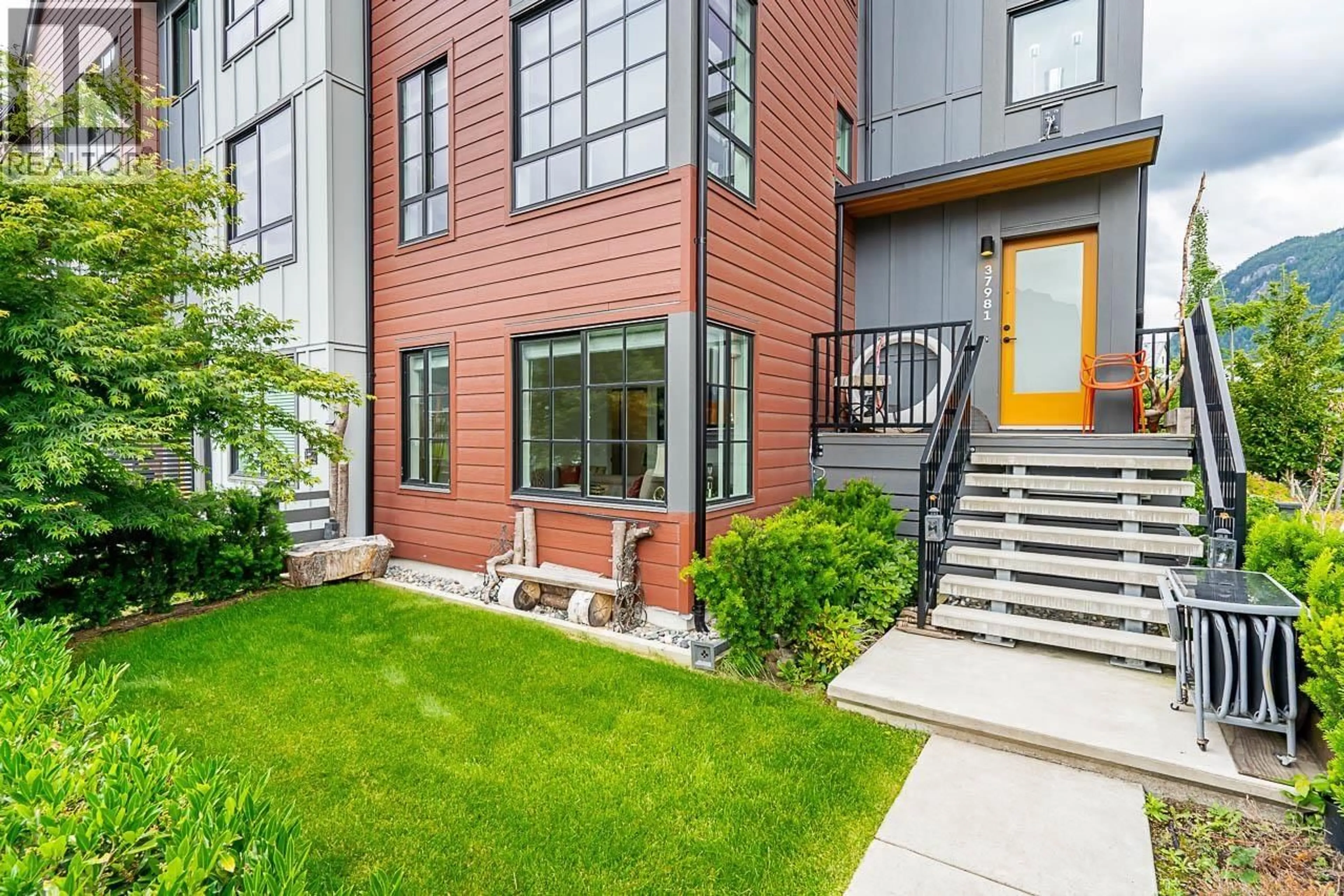 Home with brick exterior material, street for 37981 HELM WAY, Squamish British Columbia V8B2A1