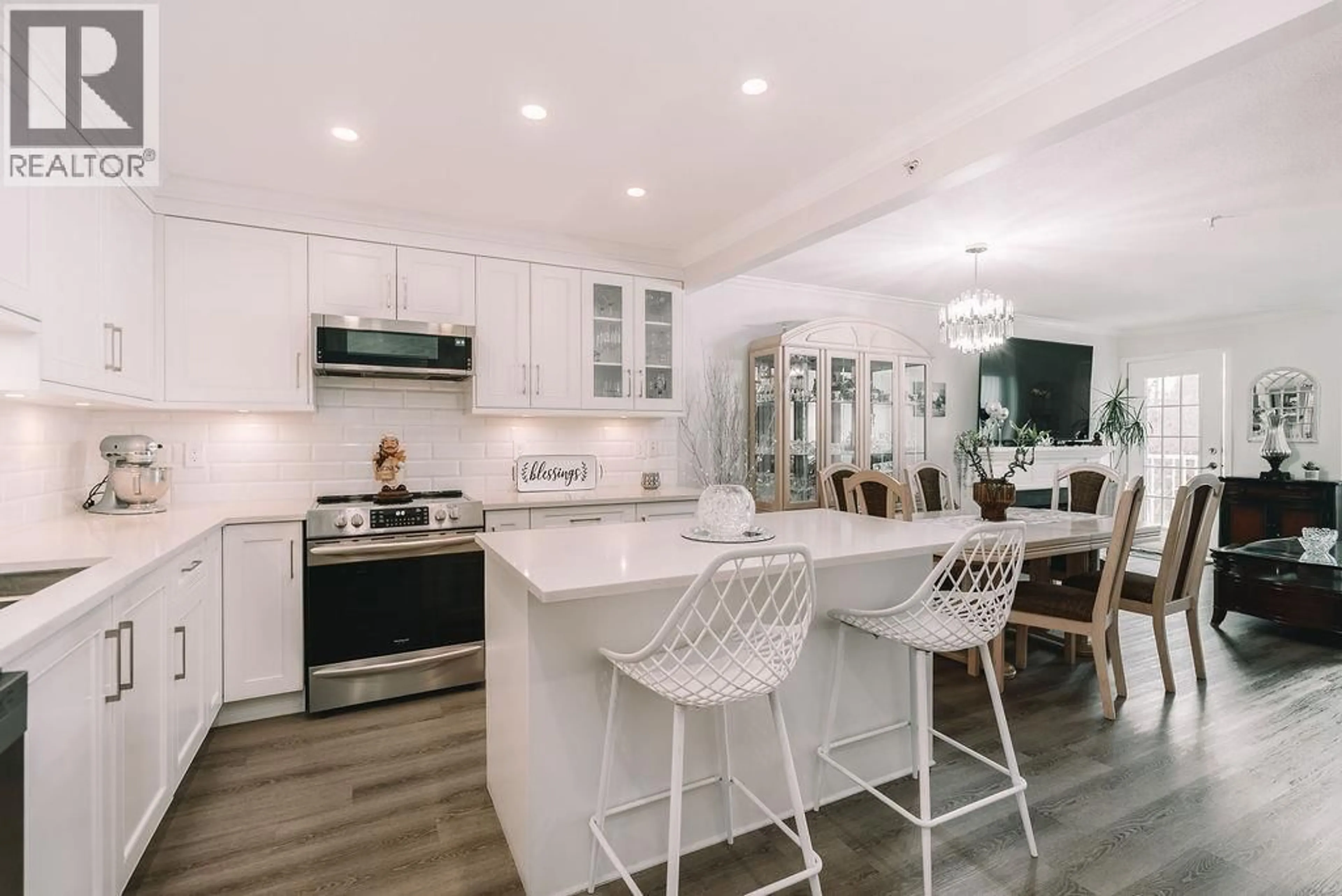 Open concept kitchen, ceramic/tile floor for 301 - 19236 FORD ROAD, Pitt Meadows British Columbia V3Y2K1