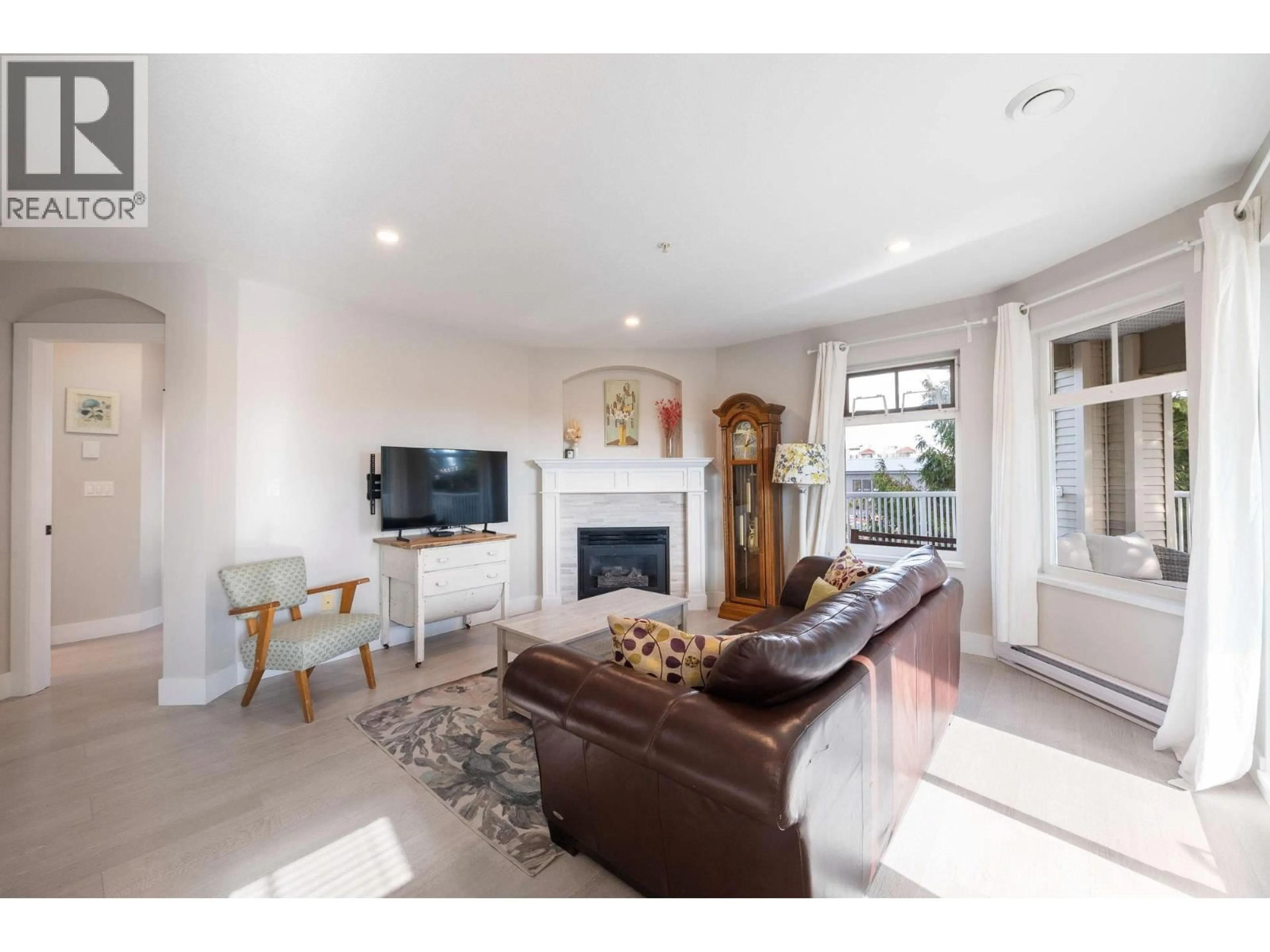 Living room with furniture, unknown for 215 - 4770 52A STREET, Delta British Columbia V4K5B5