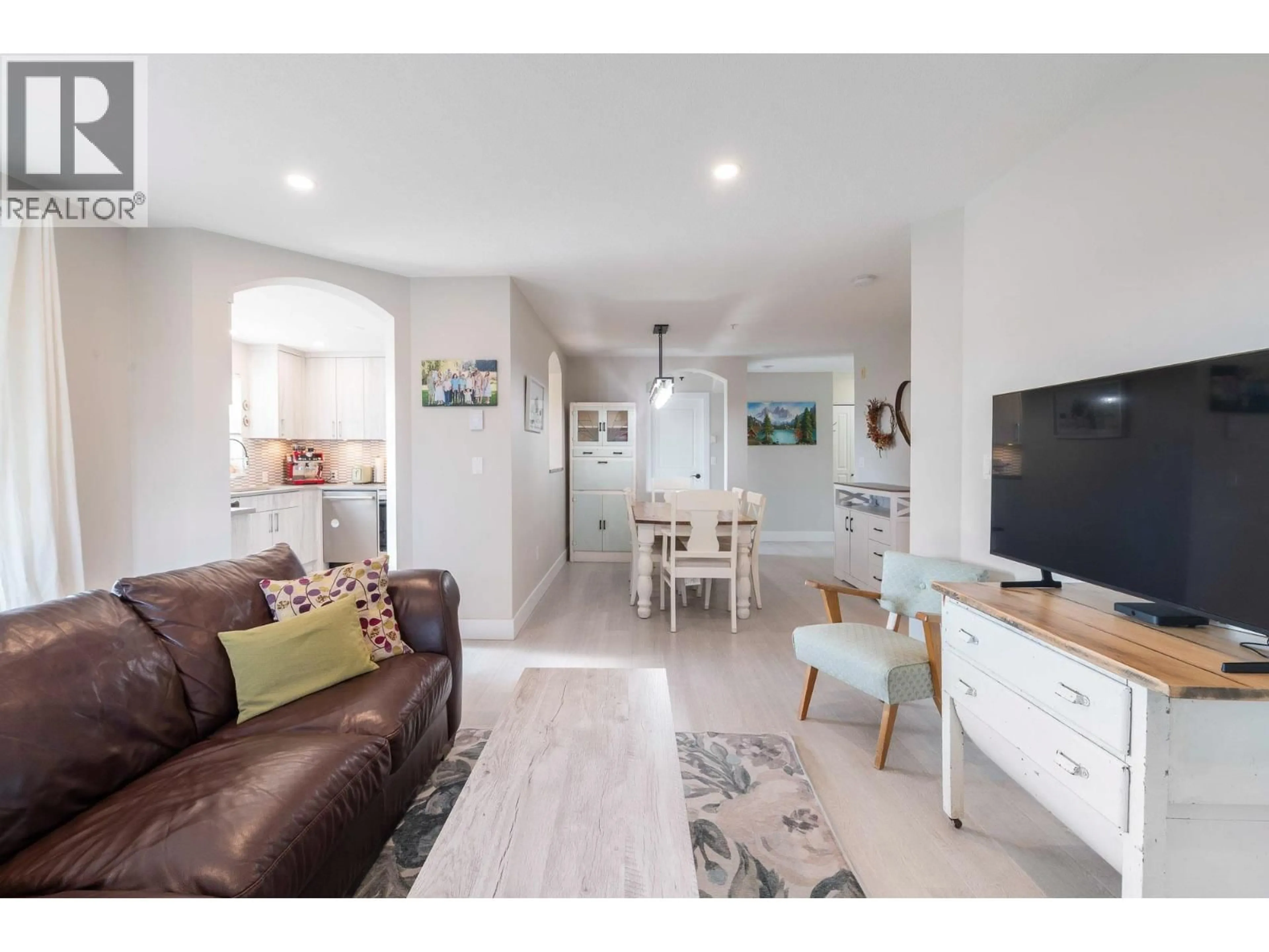 Living room with furniture, unknown for 215 - 4770 52A STREET, Delta British Columbia V4K5B5