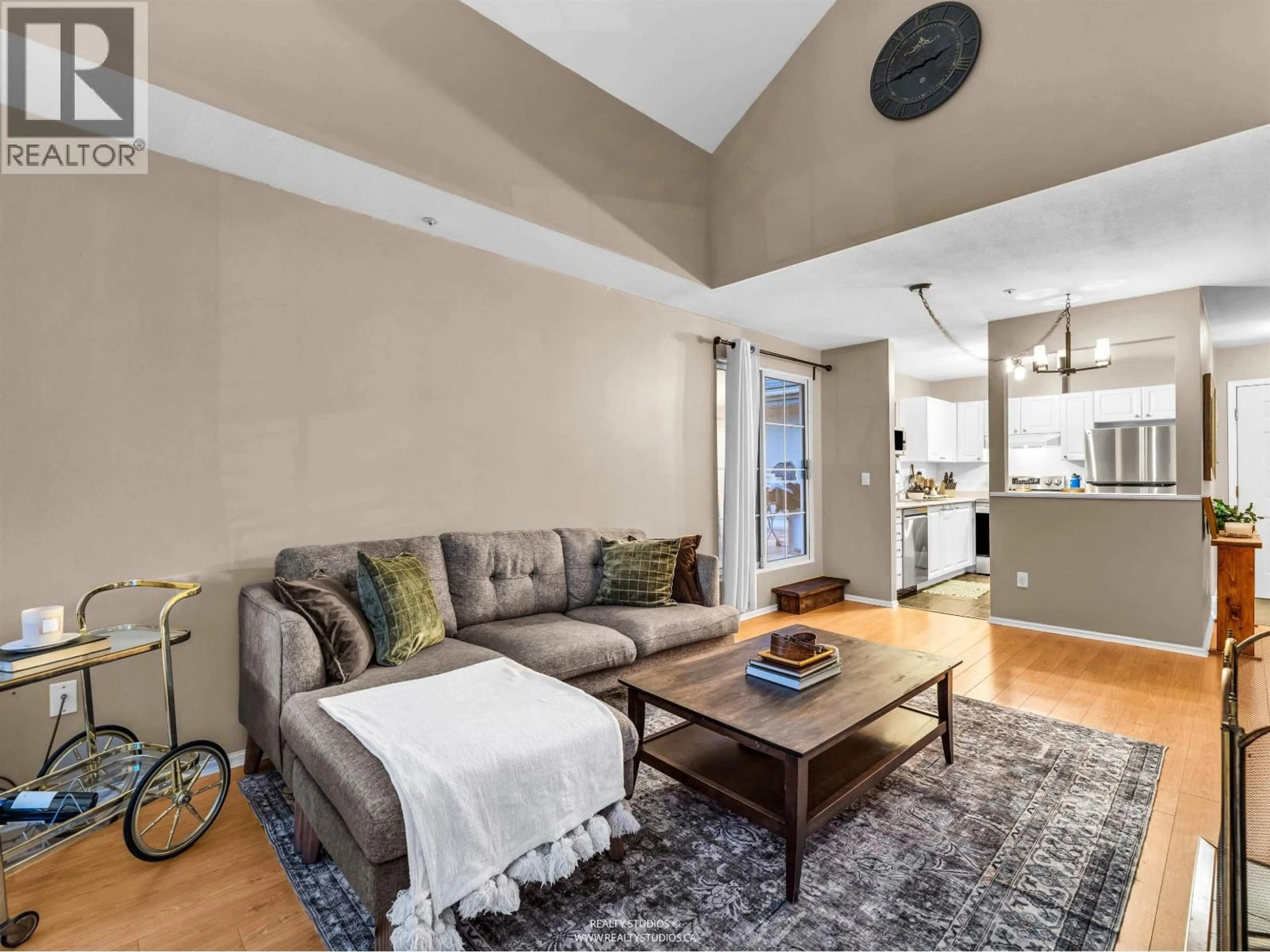 Living room with furniture, unknown for 315 - 888 GAUTHIER AVENUE, Coquitlam British Columbia V3K6Y1