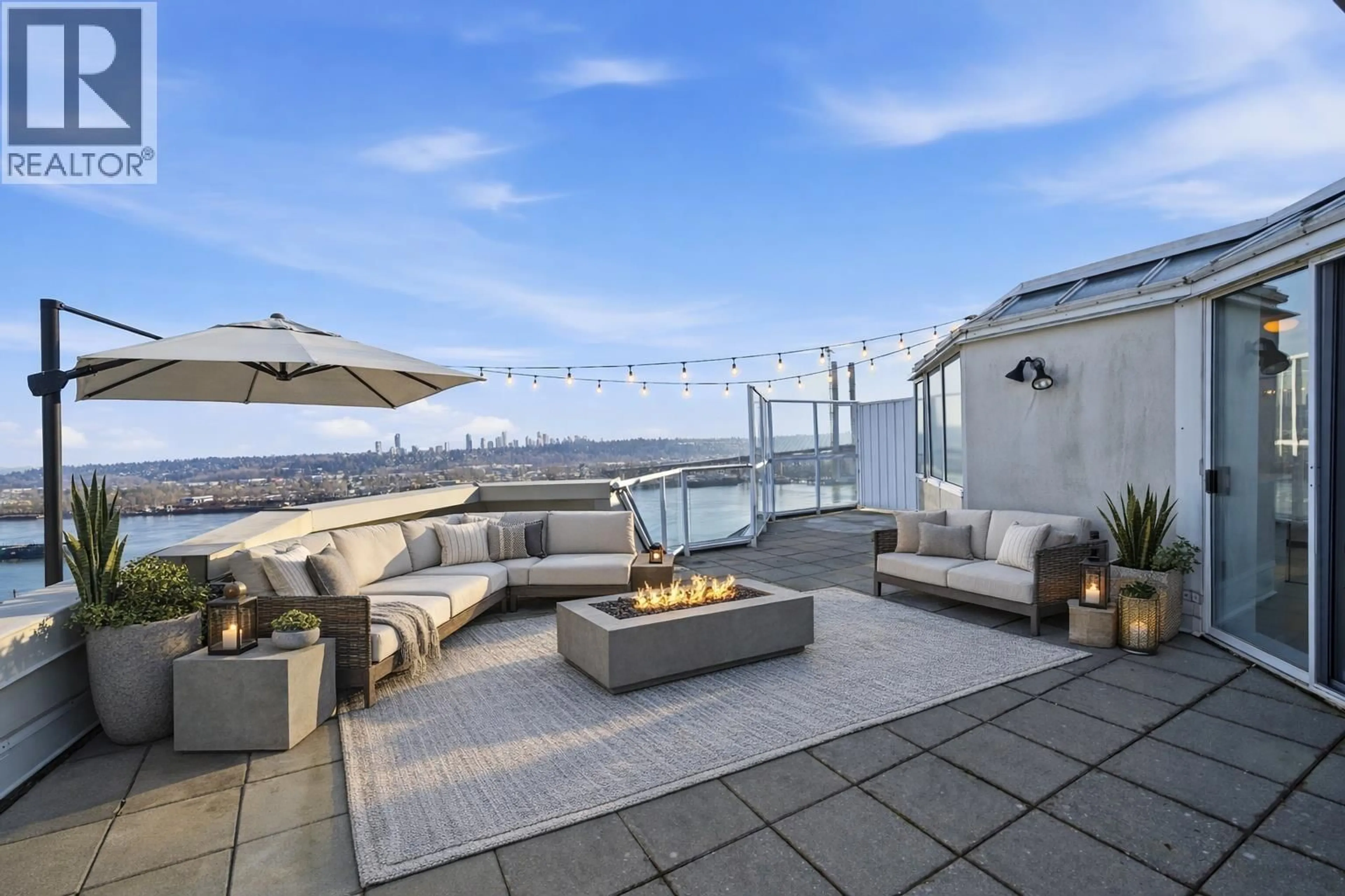 Patio, water/lake/river/ocean view for 1703 - 71 JAMIESON COURT, New Westminster British Columbia V3L5R4