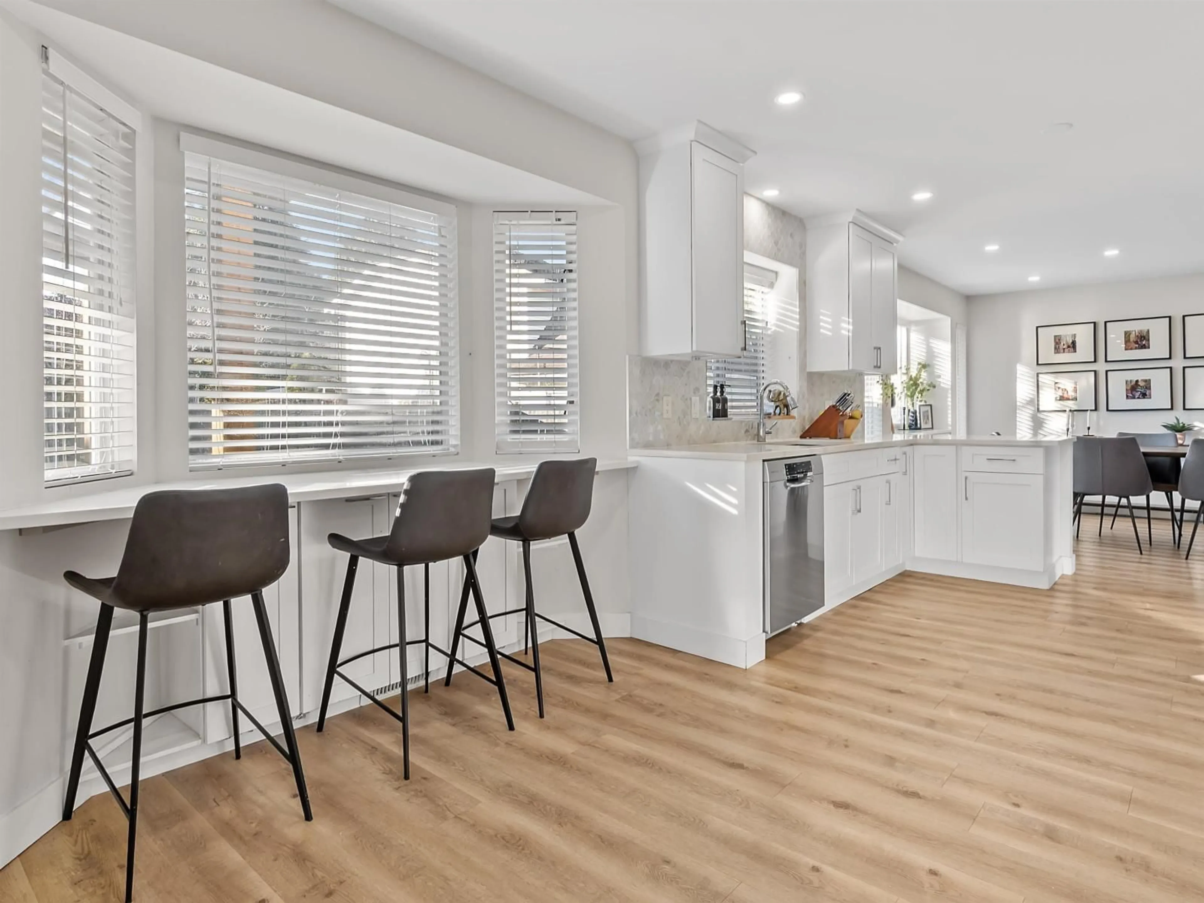 Open concept kitchen, unknown for 6323 171A STREET, Surrey British Columbia V3S7G4