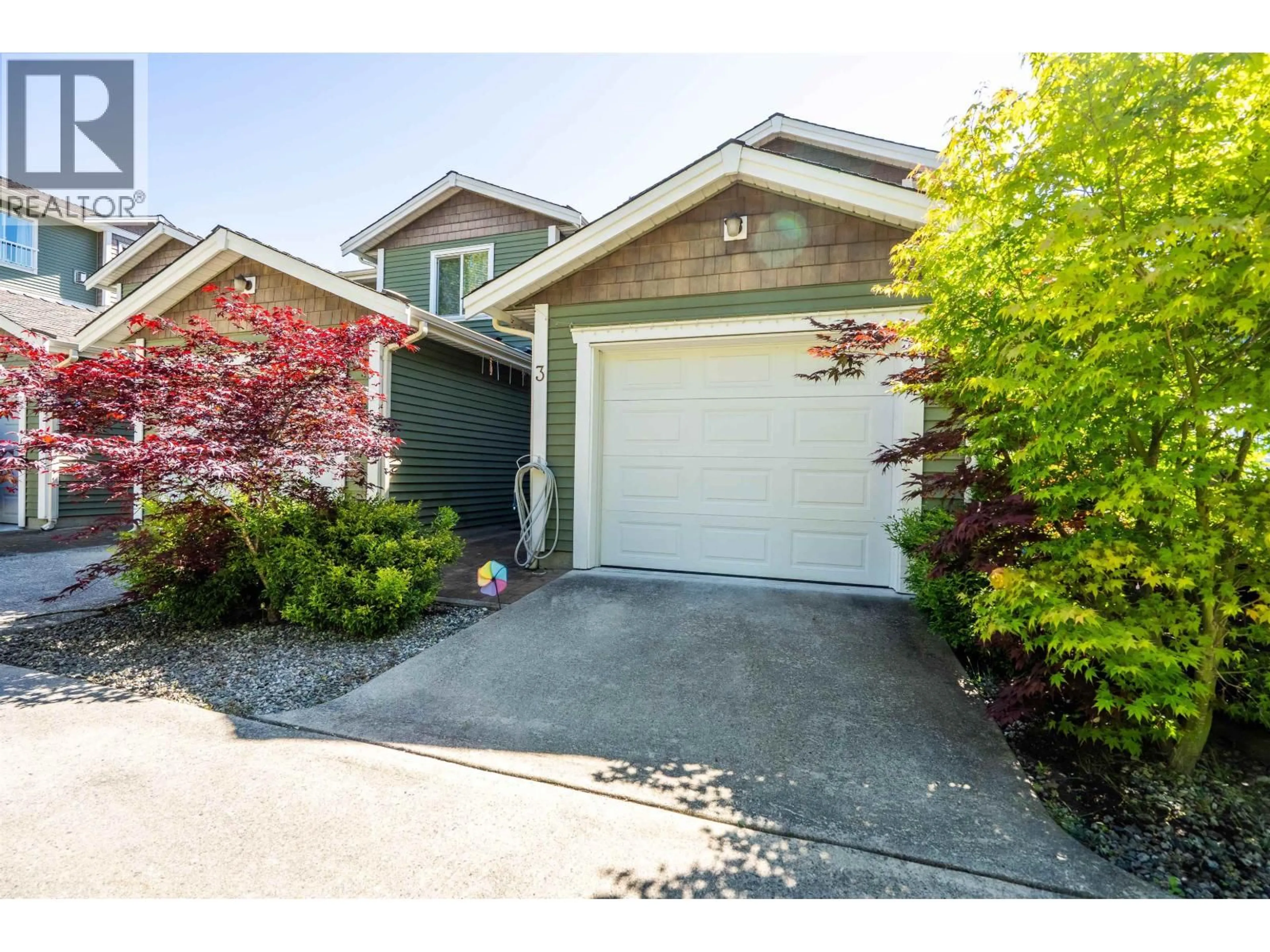 A pic from outside/outdoor area/front of a property/back of a property/a pic from drone, street for 3 - 624 SHAW ROAD, Gibsons British Columbia V0N1V8