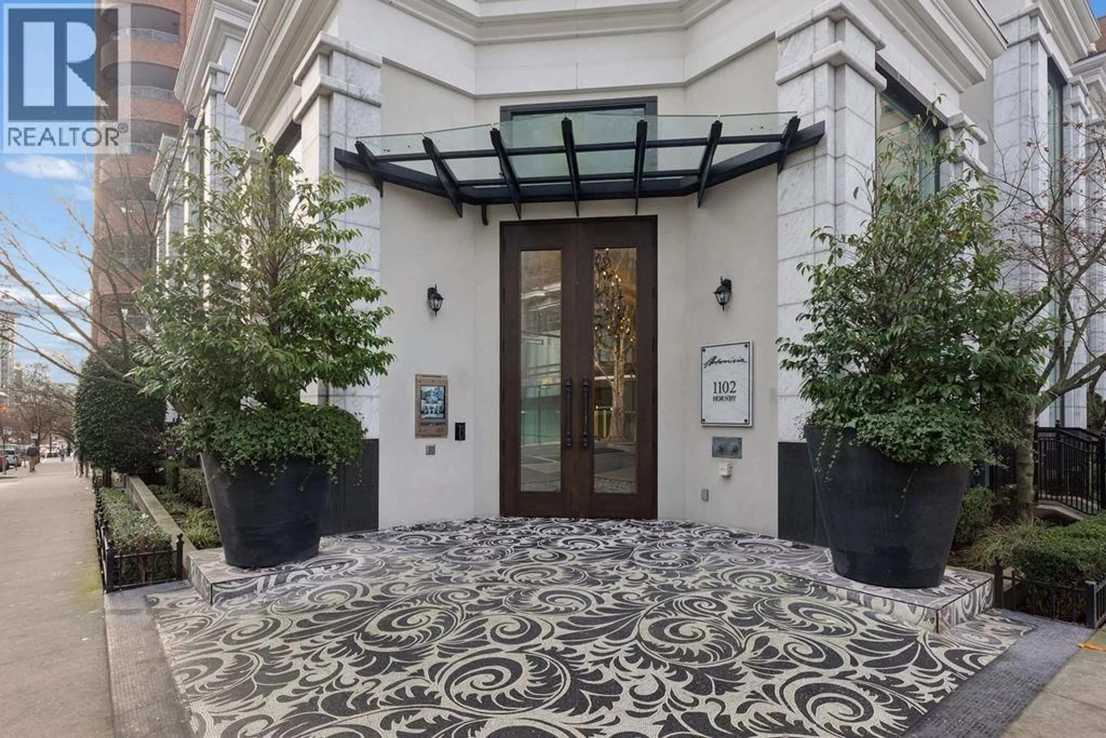 Indoor foyer for 402 - 1102 HORNBY STREET, Vancouver British Columbia V6Z1V8