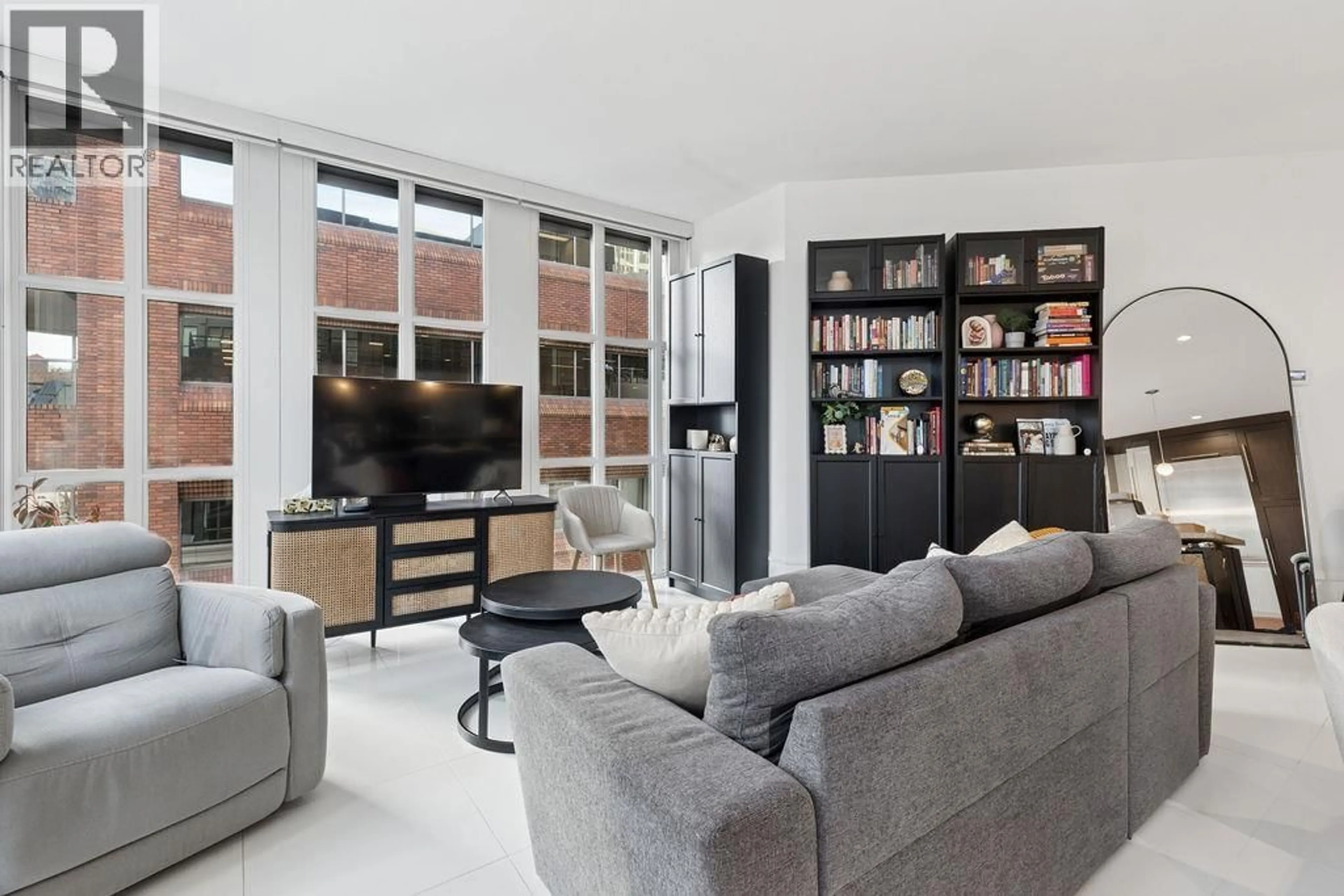 Living room with furniture, unknown for 402 - 1102 HORNBY STREET, Vancouver British Columbia V6Z1V8