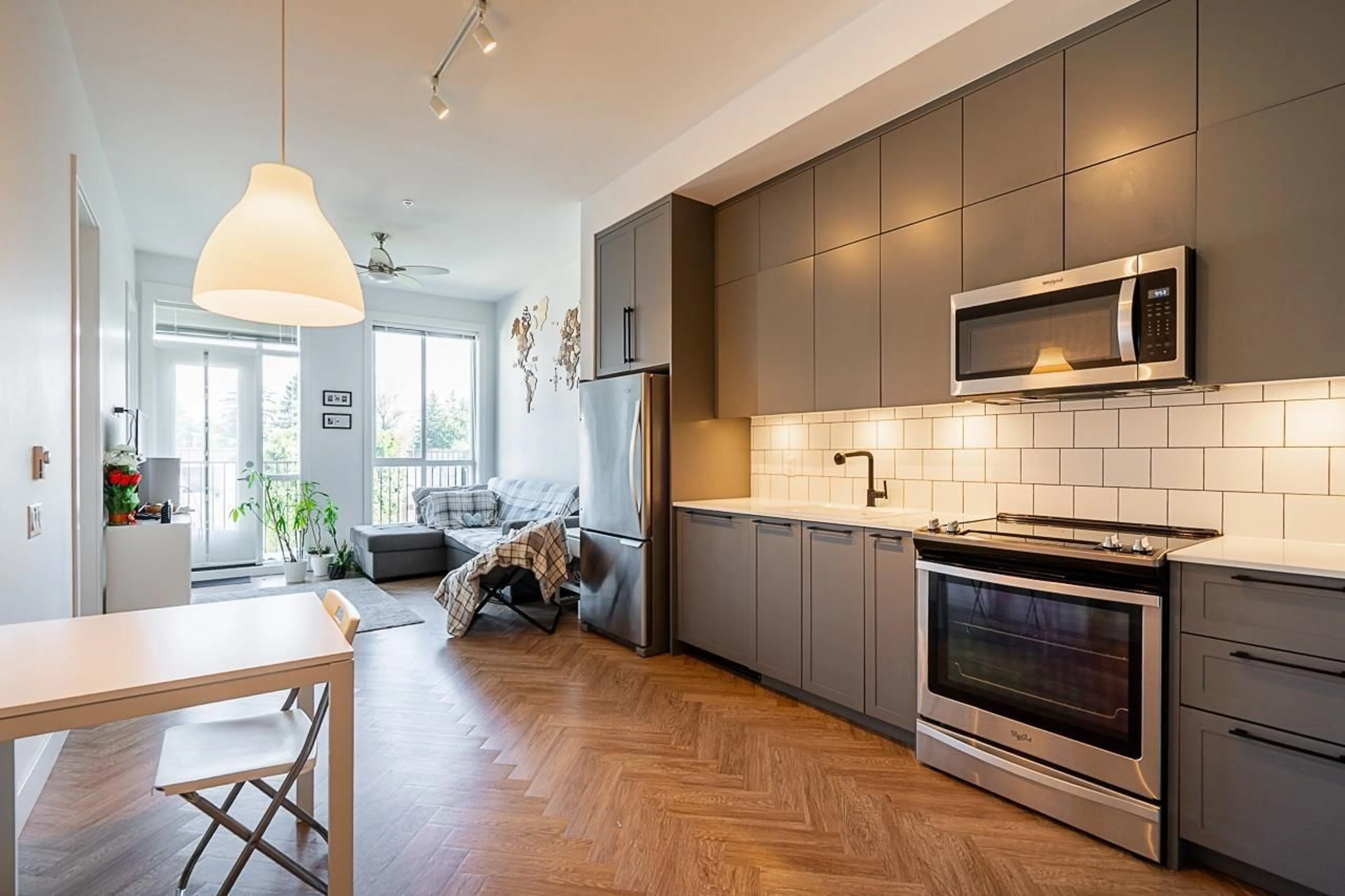 Open concept kitchen, unknown for 314 - 10168 149 STREET, Surrey British Columbia V3R0E9