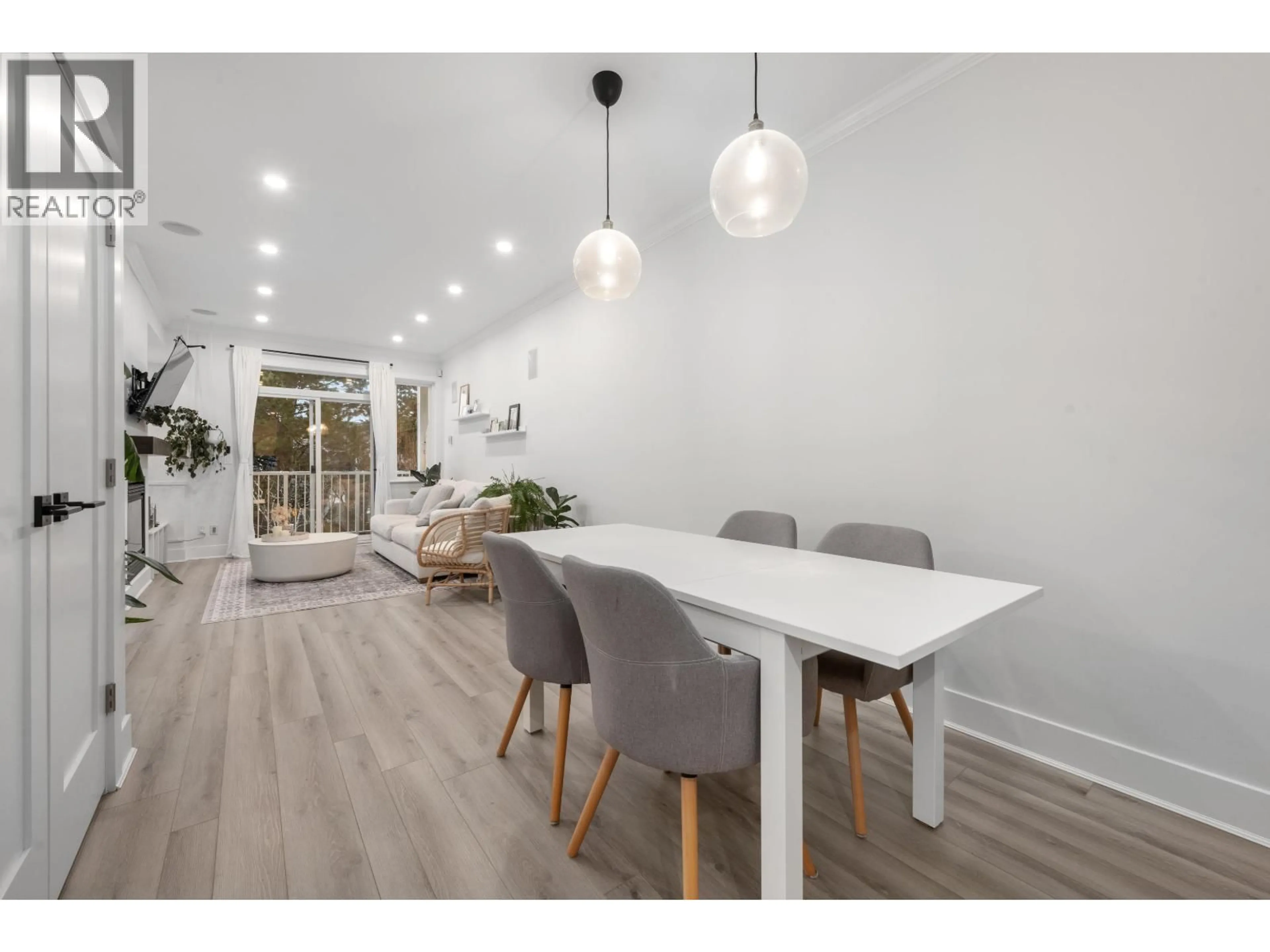 Dining room, wood/laminate floor for 24 - 6300 LONDON ROAD, Richmond British Columbia V7E6V6