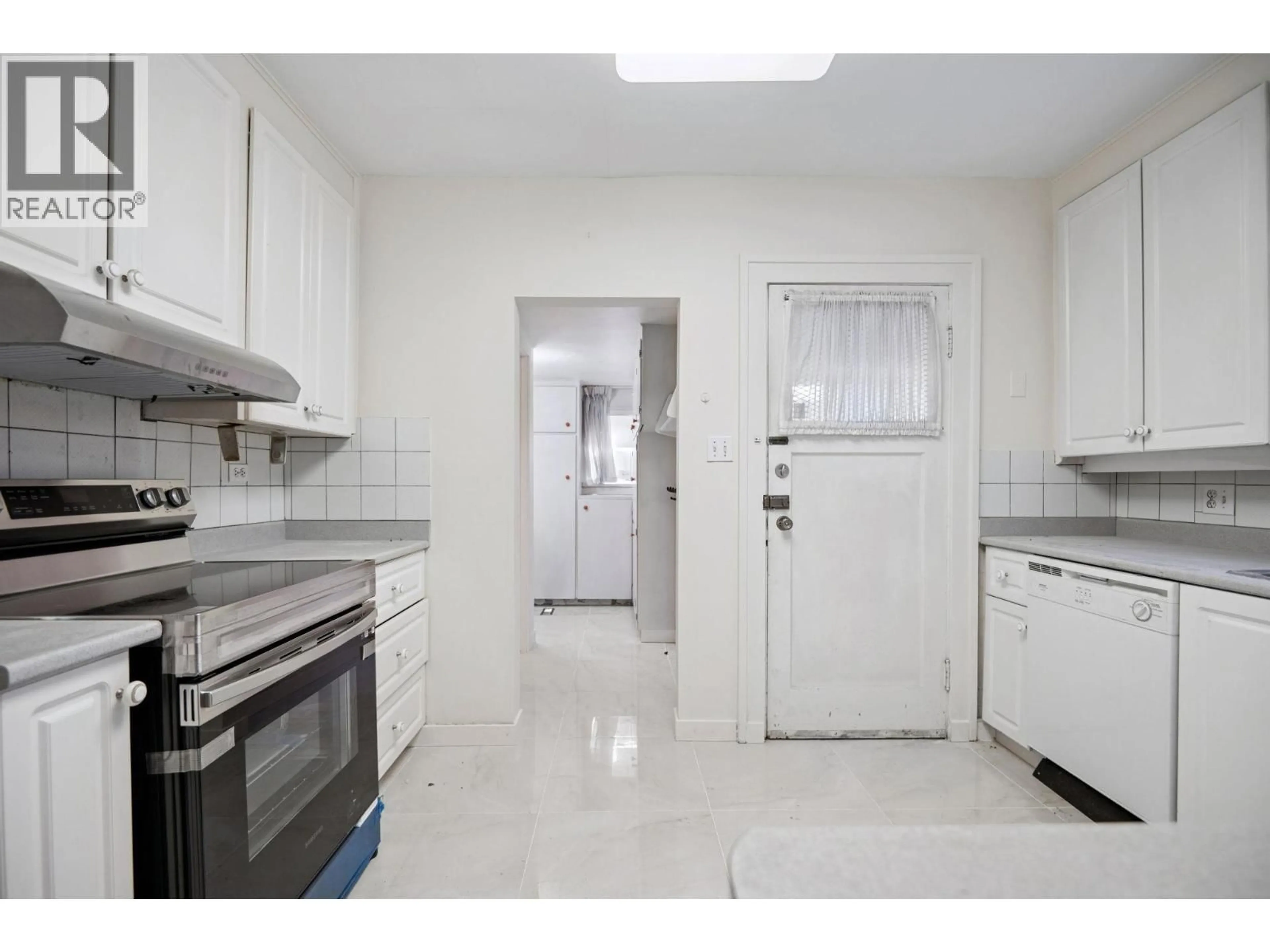 Standard kitchen, ceramic/tile floor for 4470 OSLER STREET, Vancouver British Columbia V6H2X9