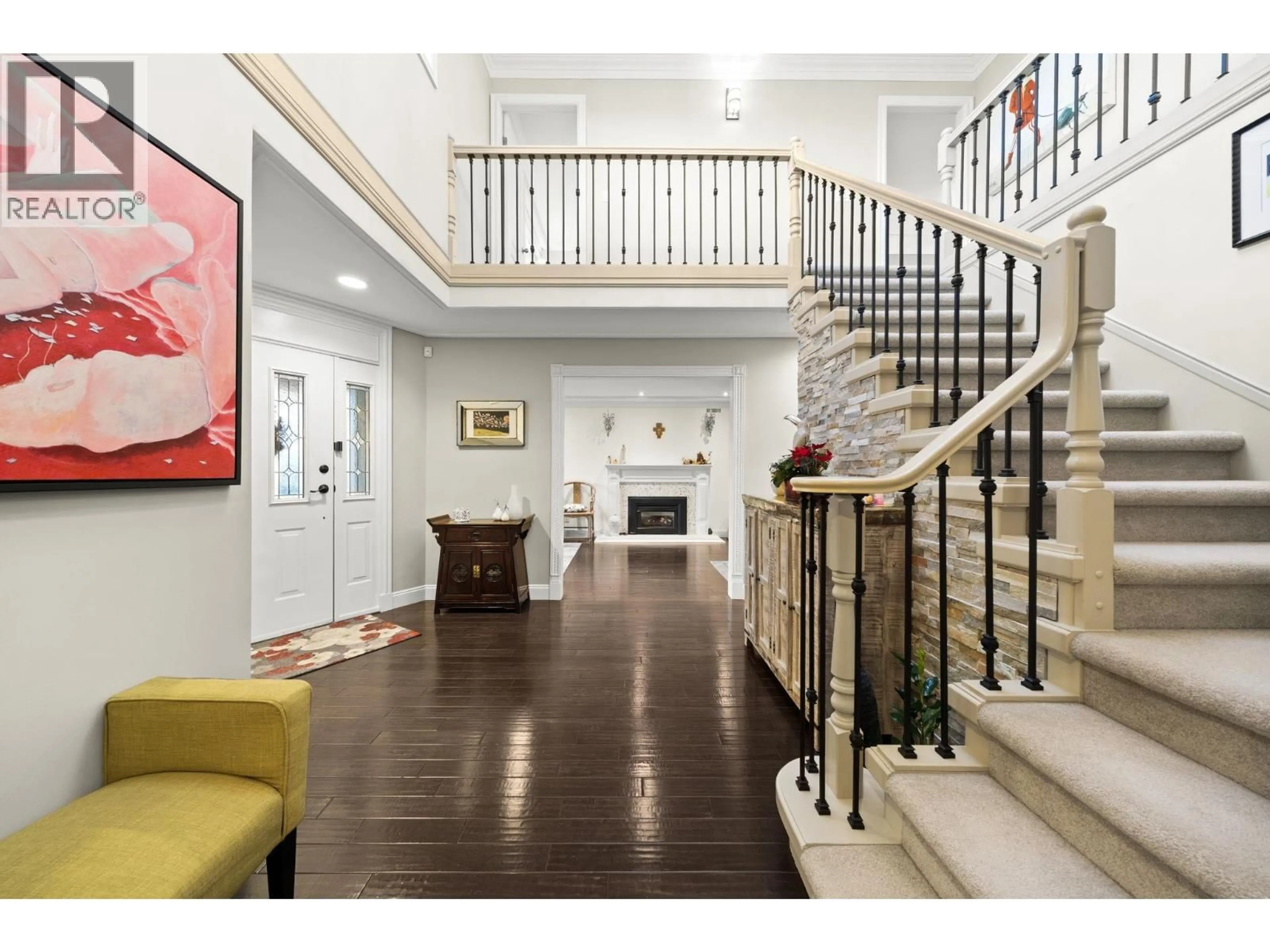 Indoor foyer for 12311 TRITES ROAD, Richmond British Columbia V7E3R6