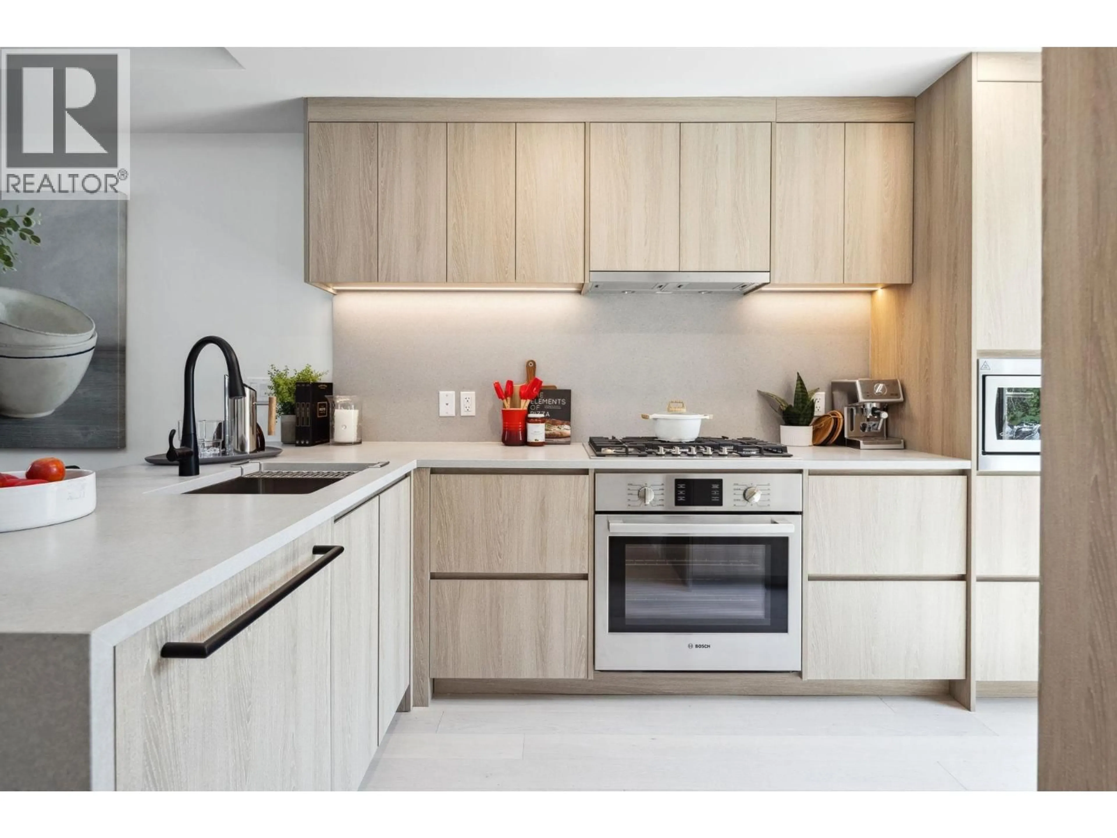 Unknown for 6312 OAK STREET, Vancouver British Columbia V6M0E3