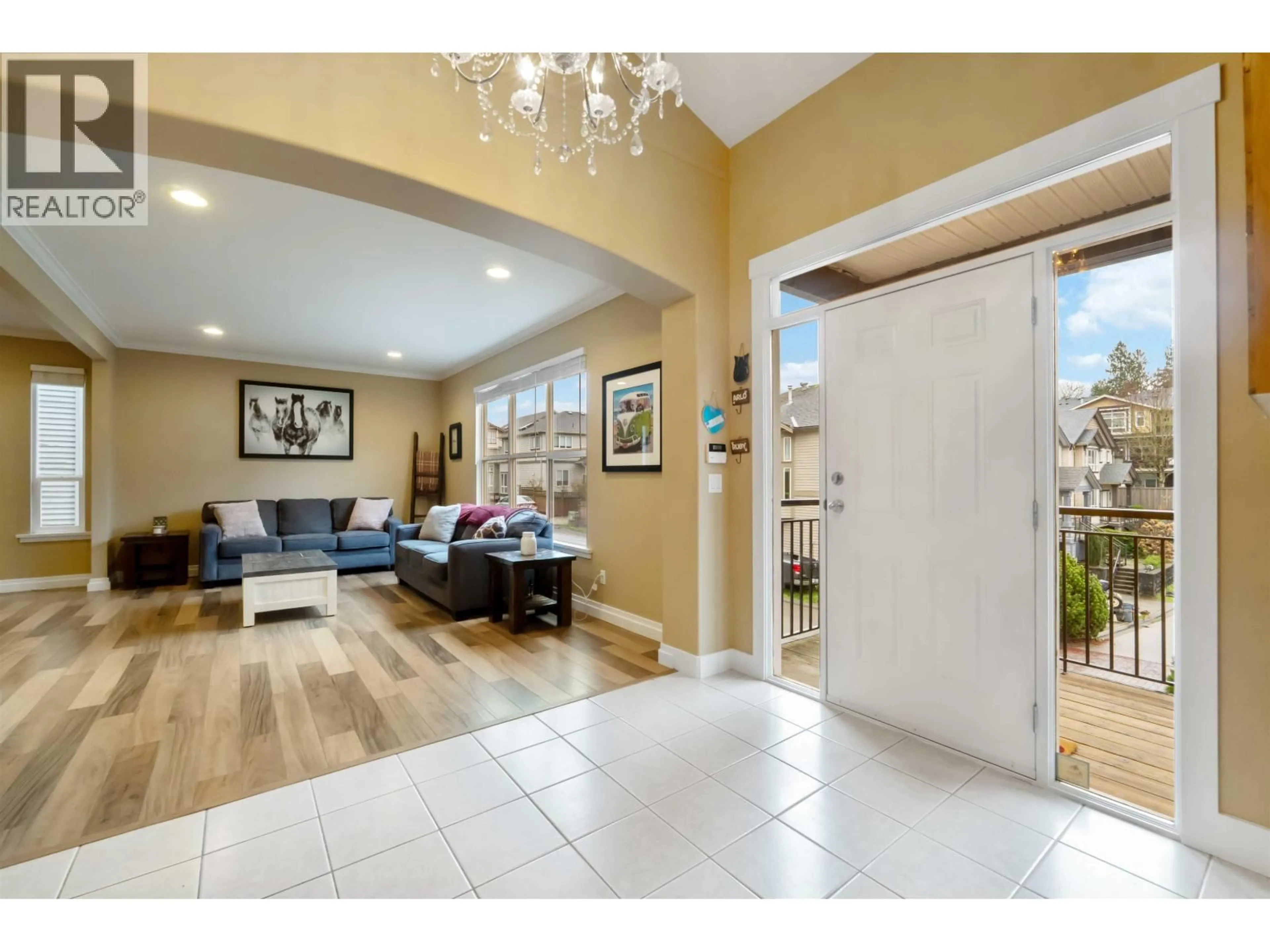 Indoor entryway for 1107 - 11497 236 STREET, Maple Ridge British Columbia V2W2E8