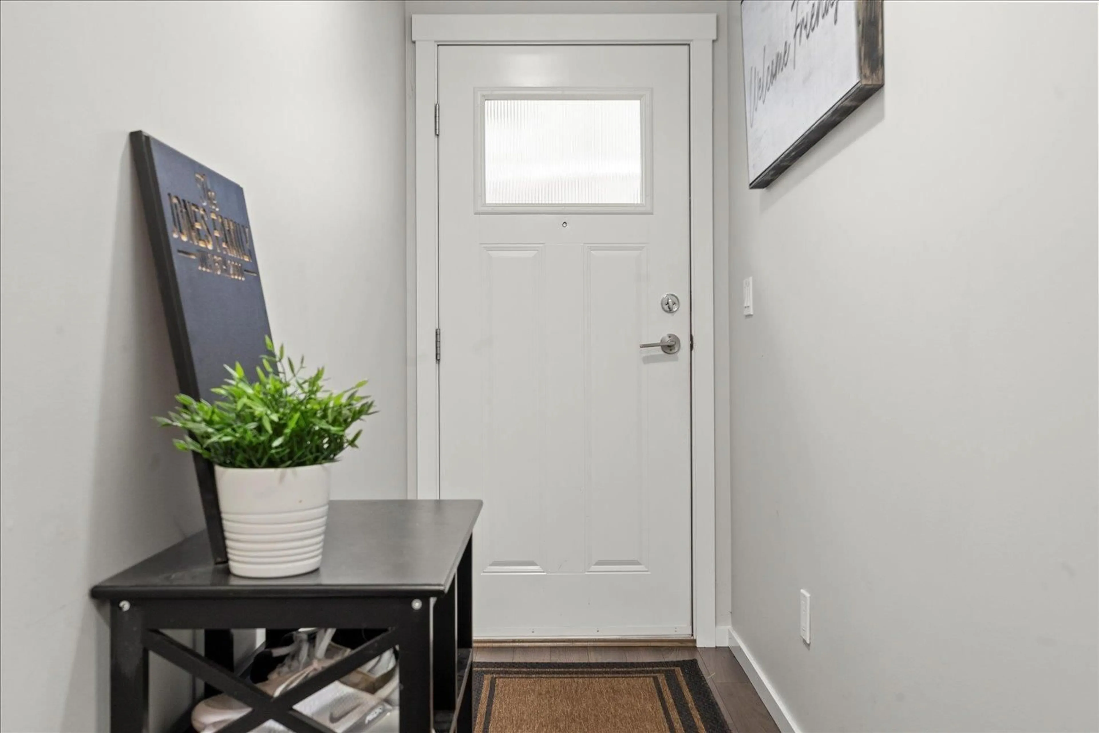 Indoor entryway for 40 - 6895 188 STREET, Surrey British Columbia V4N6M3