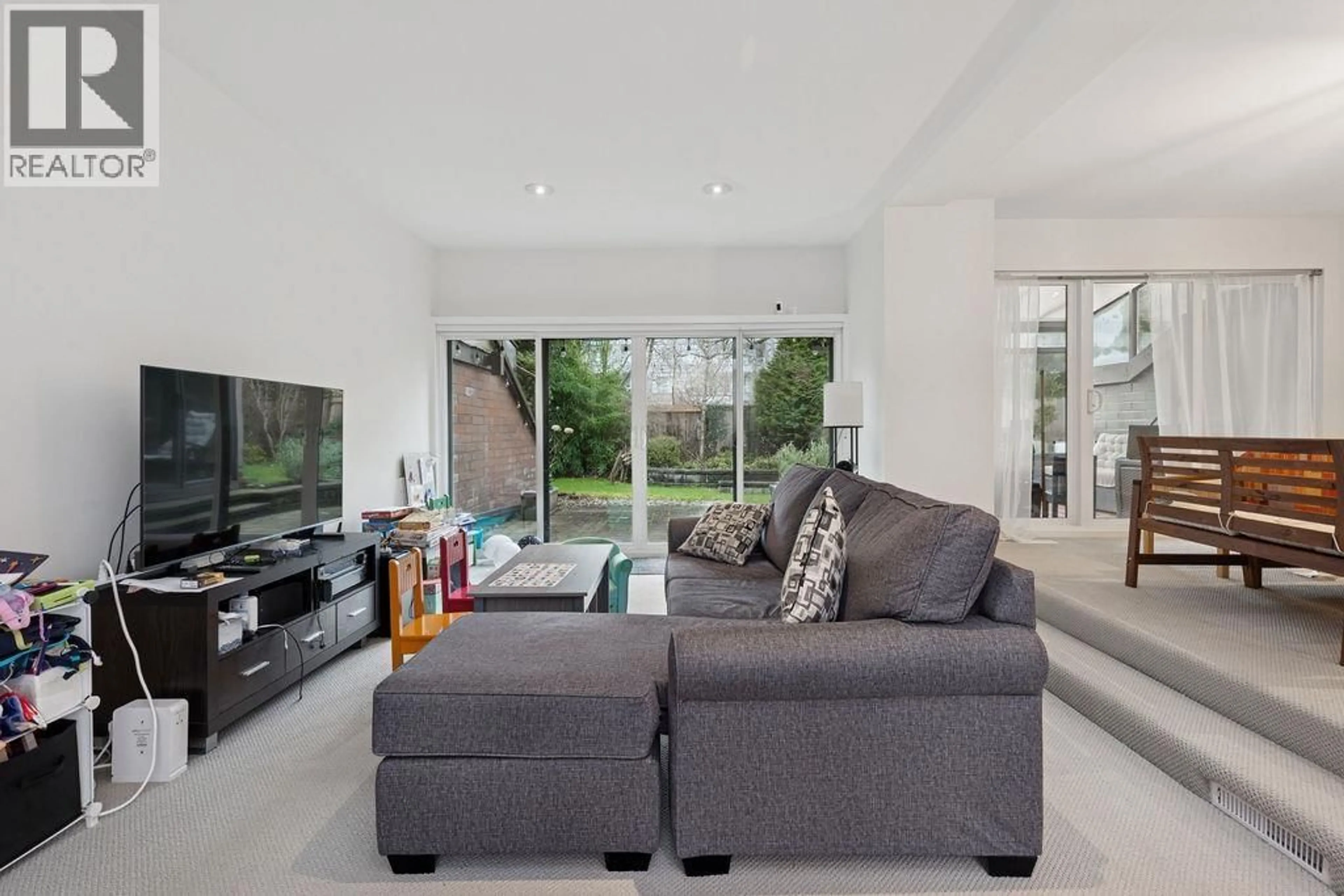 Living room with furniture, unknown for 6605 TURNBERRY CRESCENT, Vancouver British Columbia V5X4M7