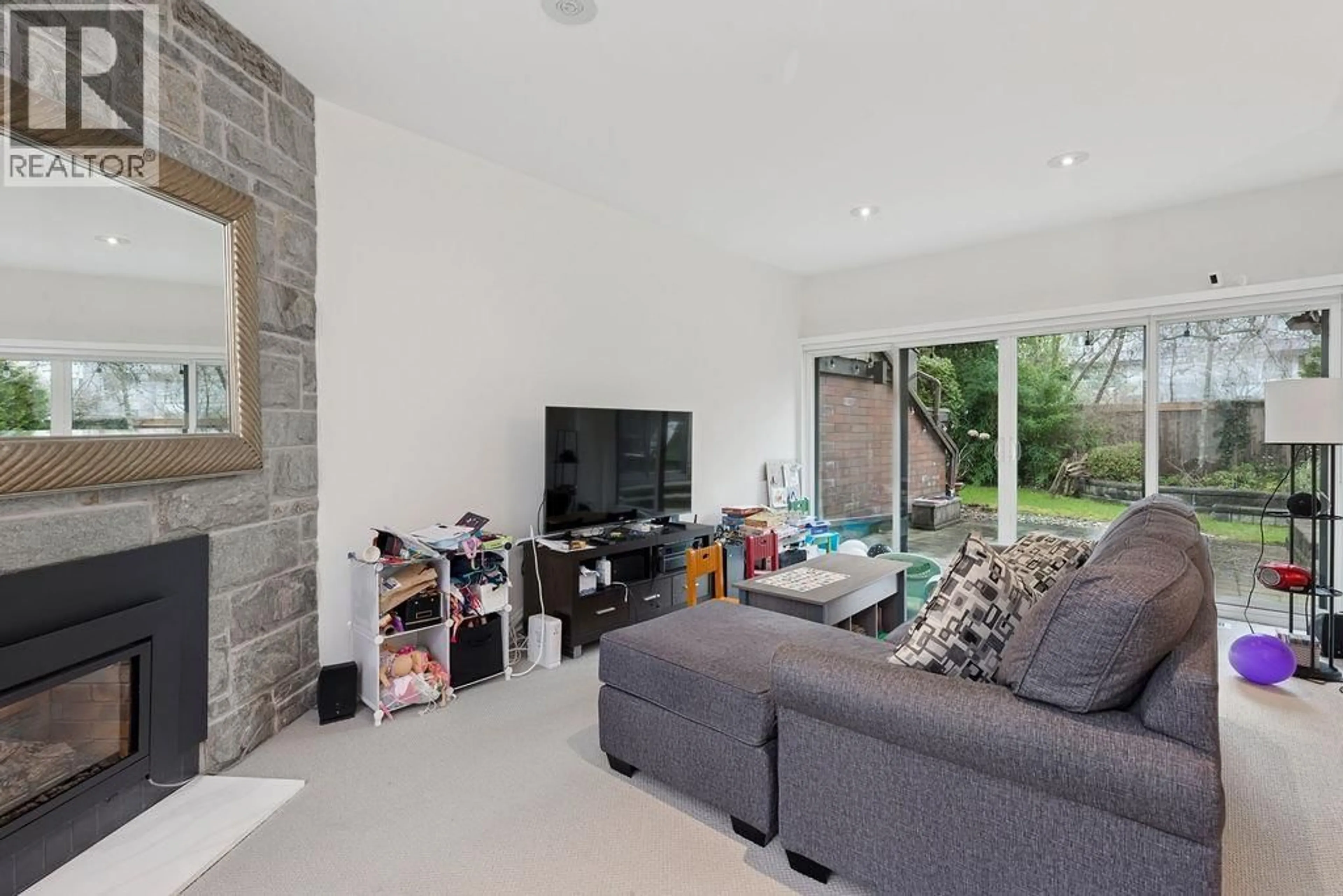 Living room with furniture, unknown for 6605 TURNBERRY CRESCENT, Vancouver British Columbia V5X4M7
