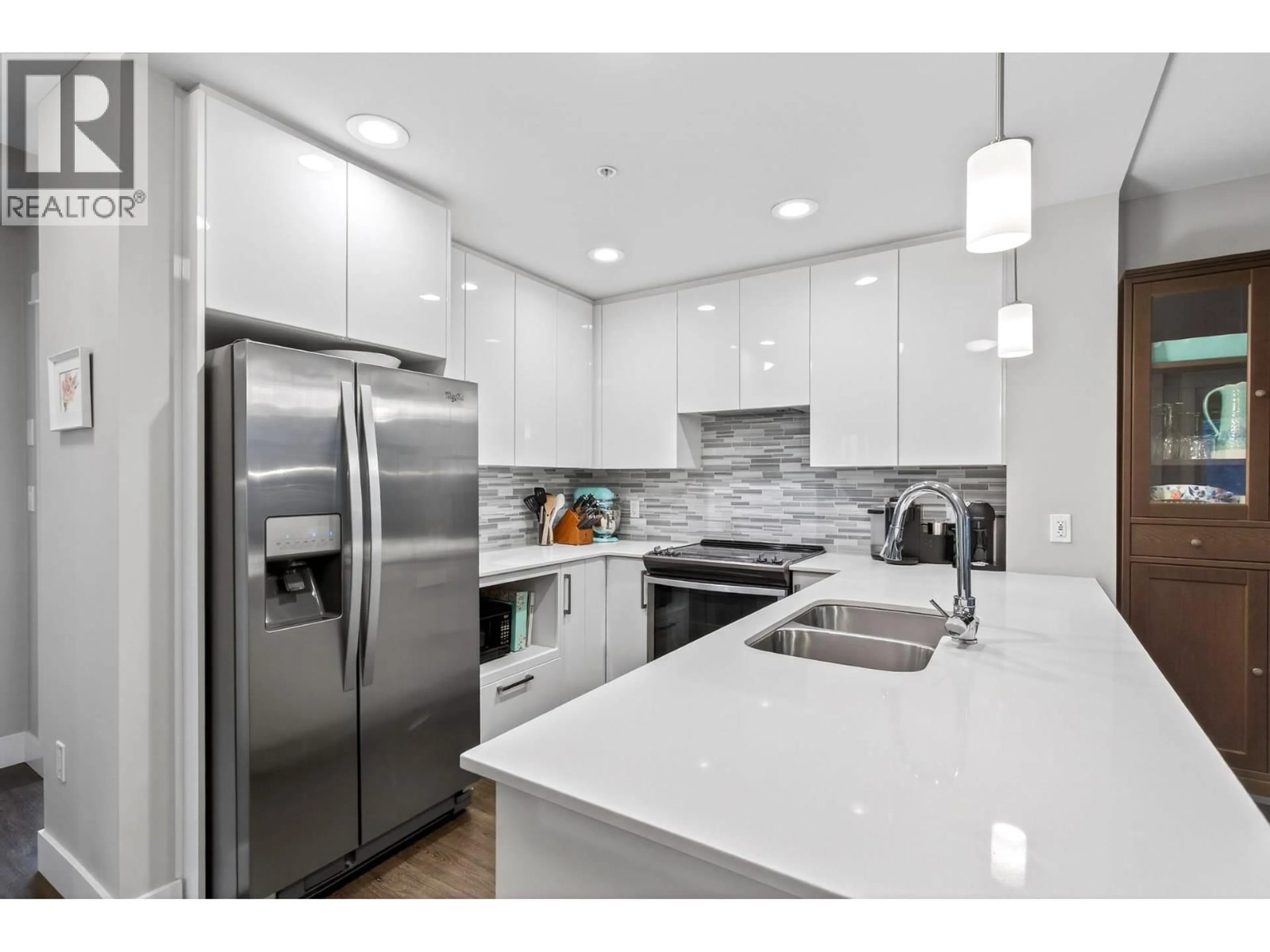 Contemporary kitchen, ceramic/tile floor for 103 - 2465 WILSON AVENUE, Port Coquitlam British Columbia V3C0E6