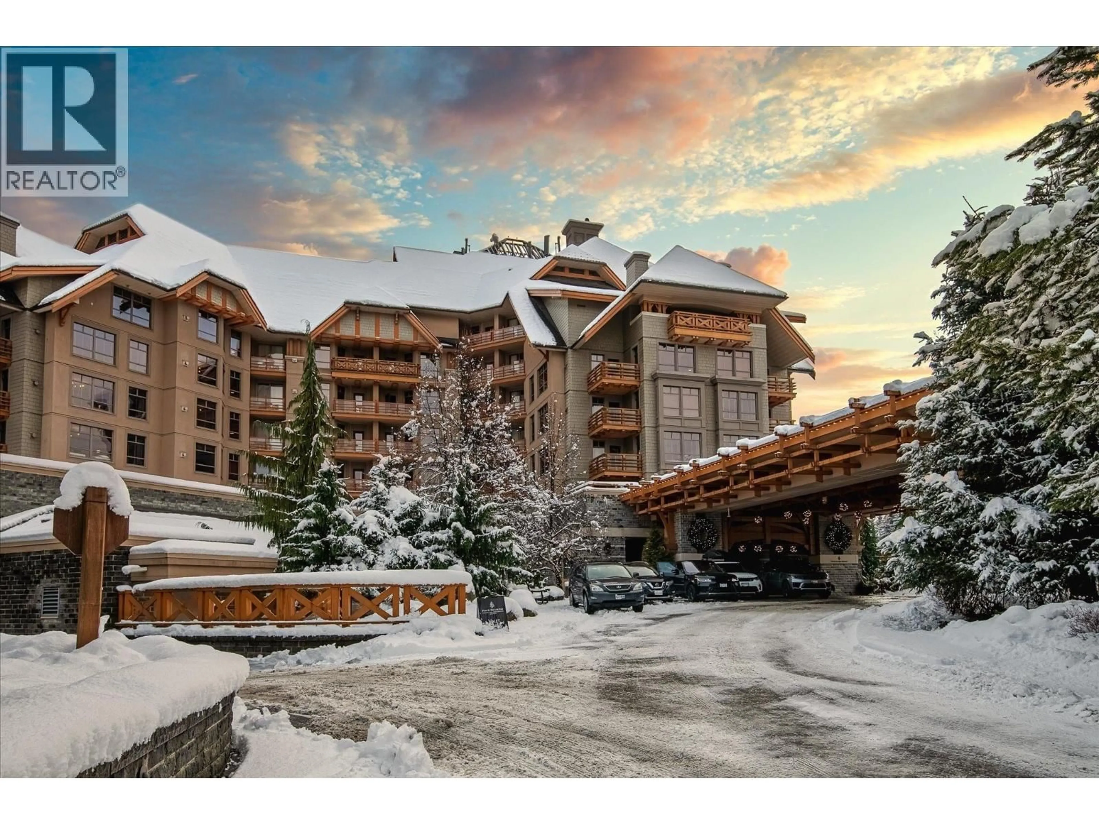 Indoor foyer for 518 - 4591 BLACKCOMB WAY, Whistler British Columbia V8E0Y4