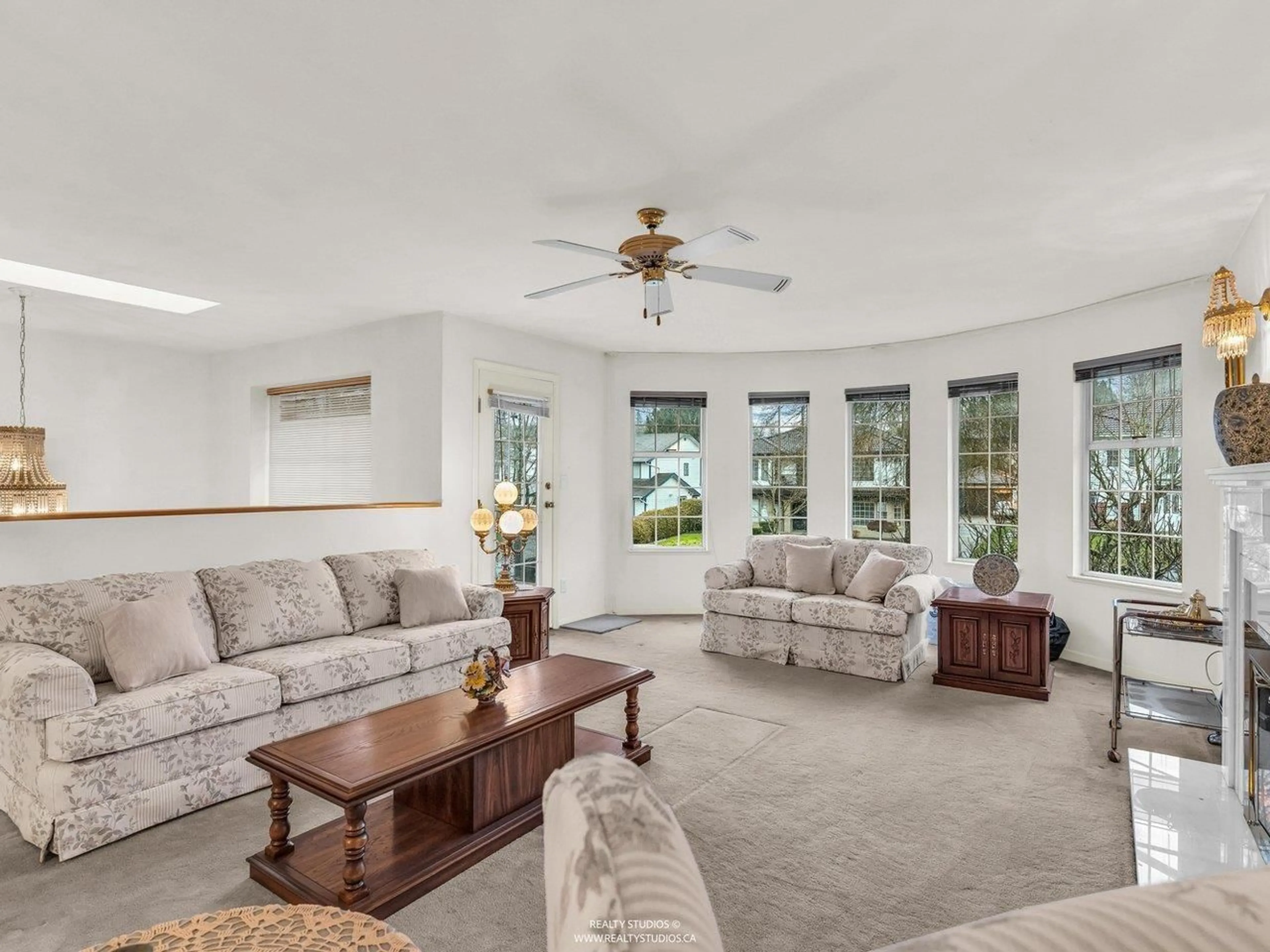 Living room with furniture, unknown for 11923 98A AVENUE, Surrey British Columbia V3V7W7