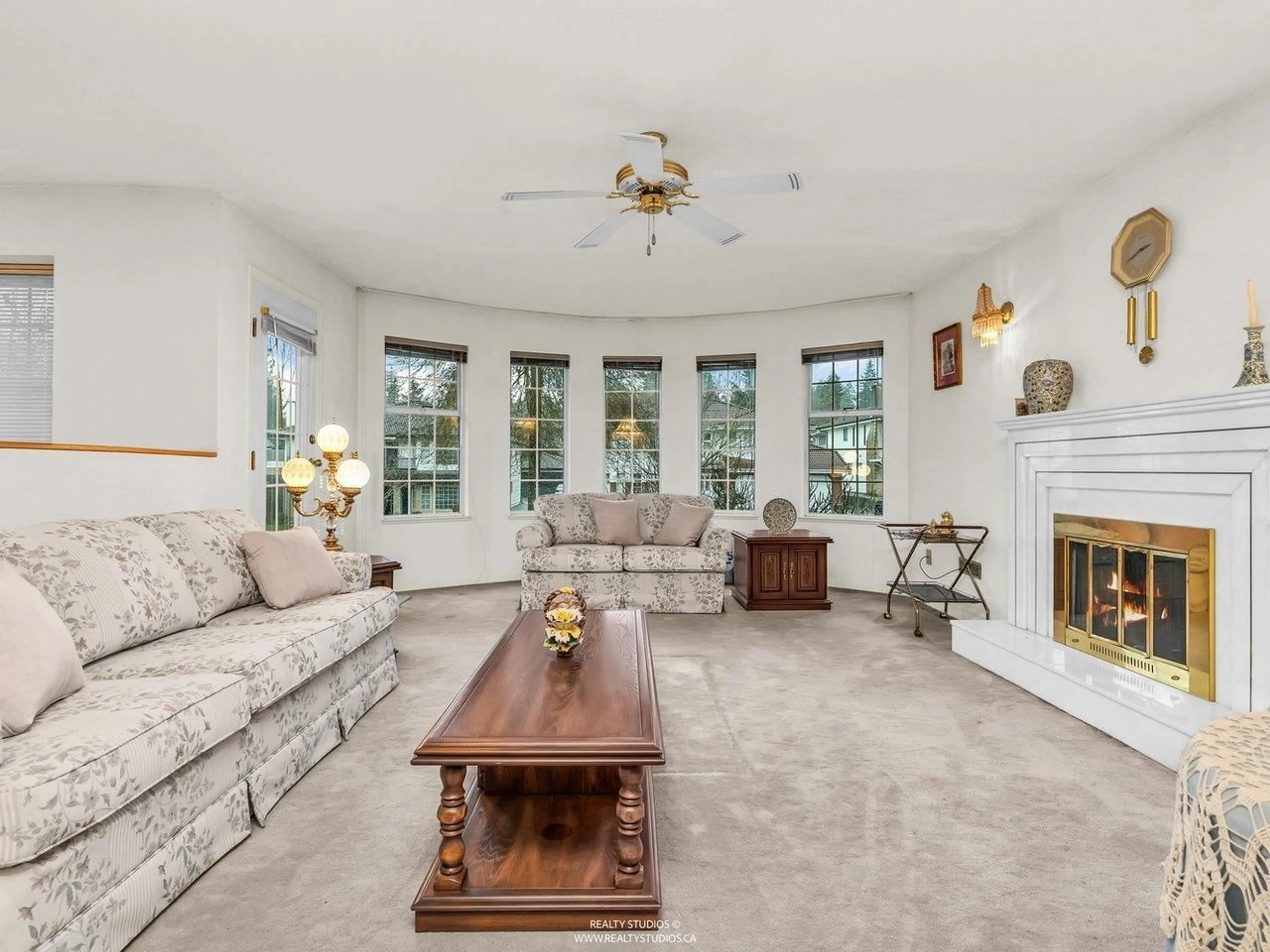 Living room with furniture, unknown for 11923 98A AVENUE, Surrey British Columbia V3V7W7