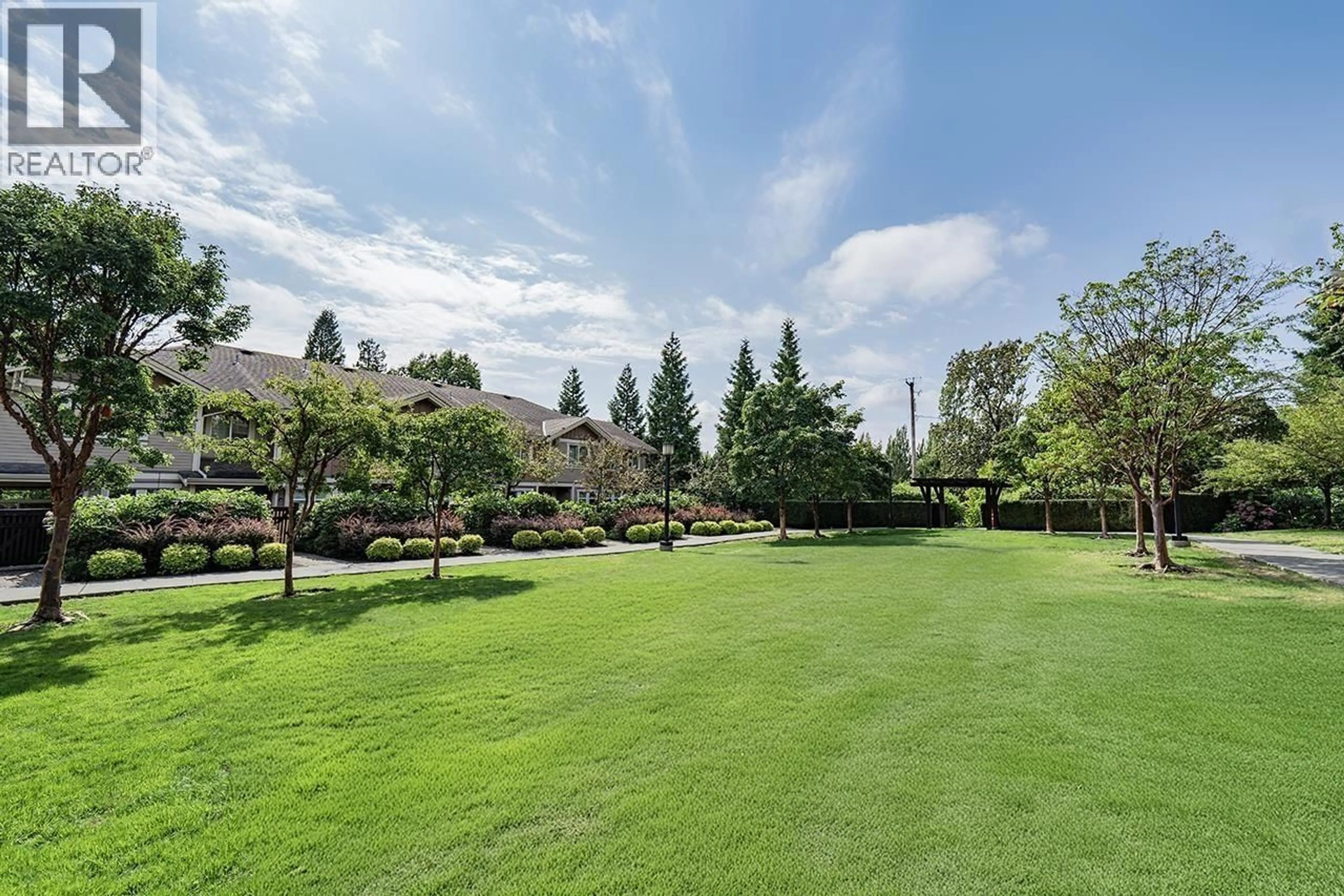 Patio, mountain view for 115 - 5775 IRMIN STREET, Burnaby British Columbia V5J0C3