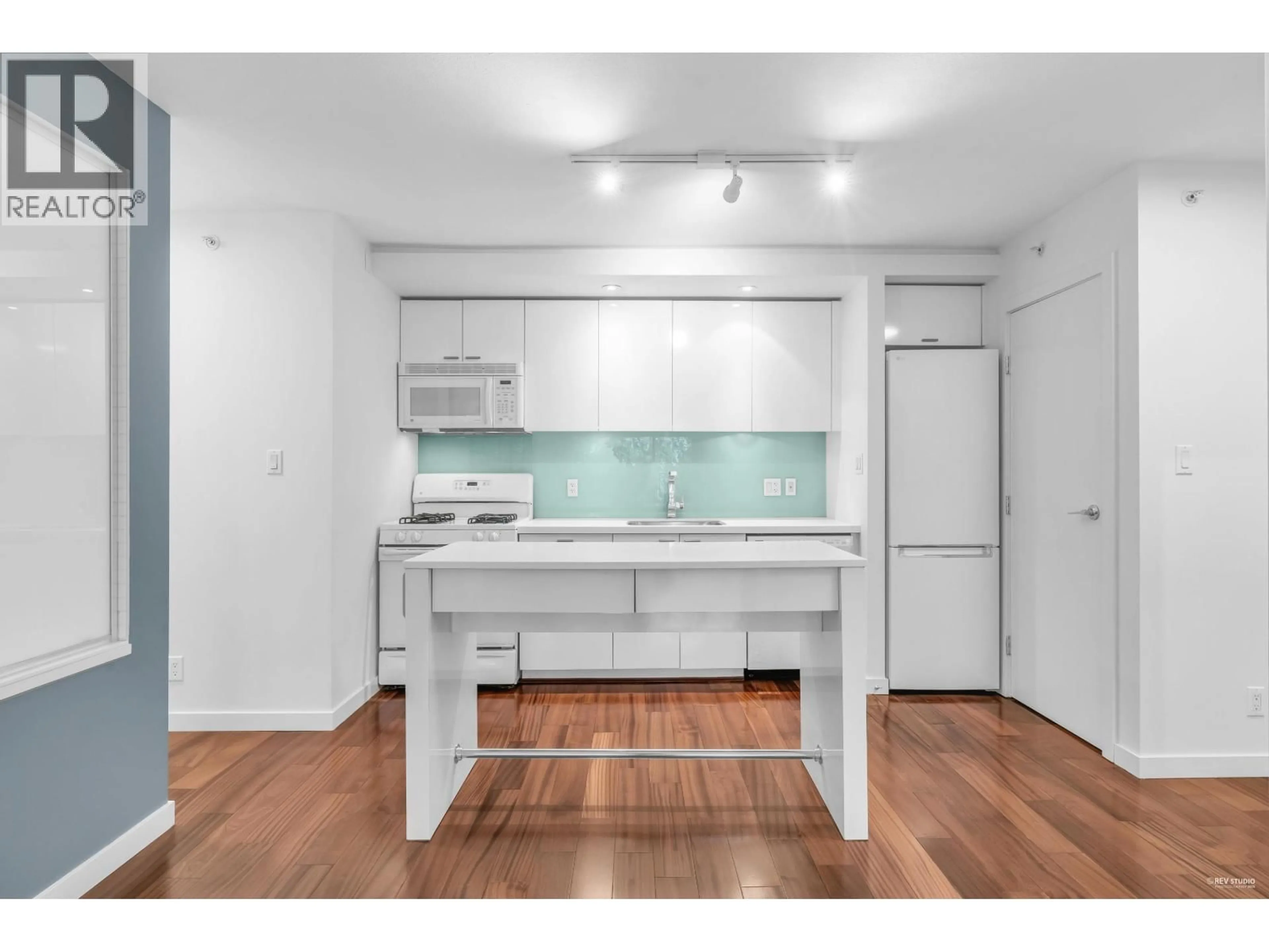 Standard kitchen, unknown for 409 - 328 11TH AVENUE, Vancouver British Columbia V5T4W1