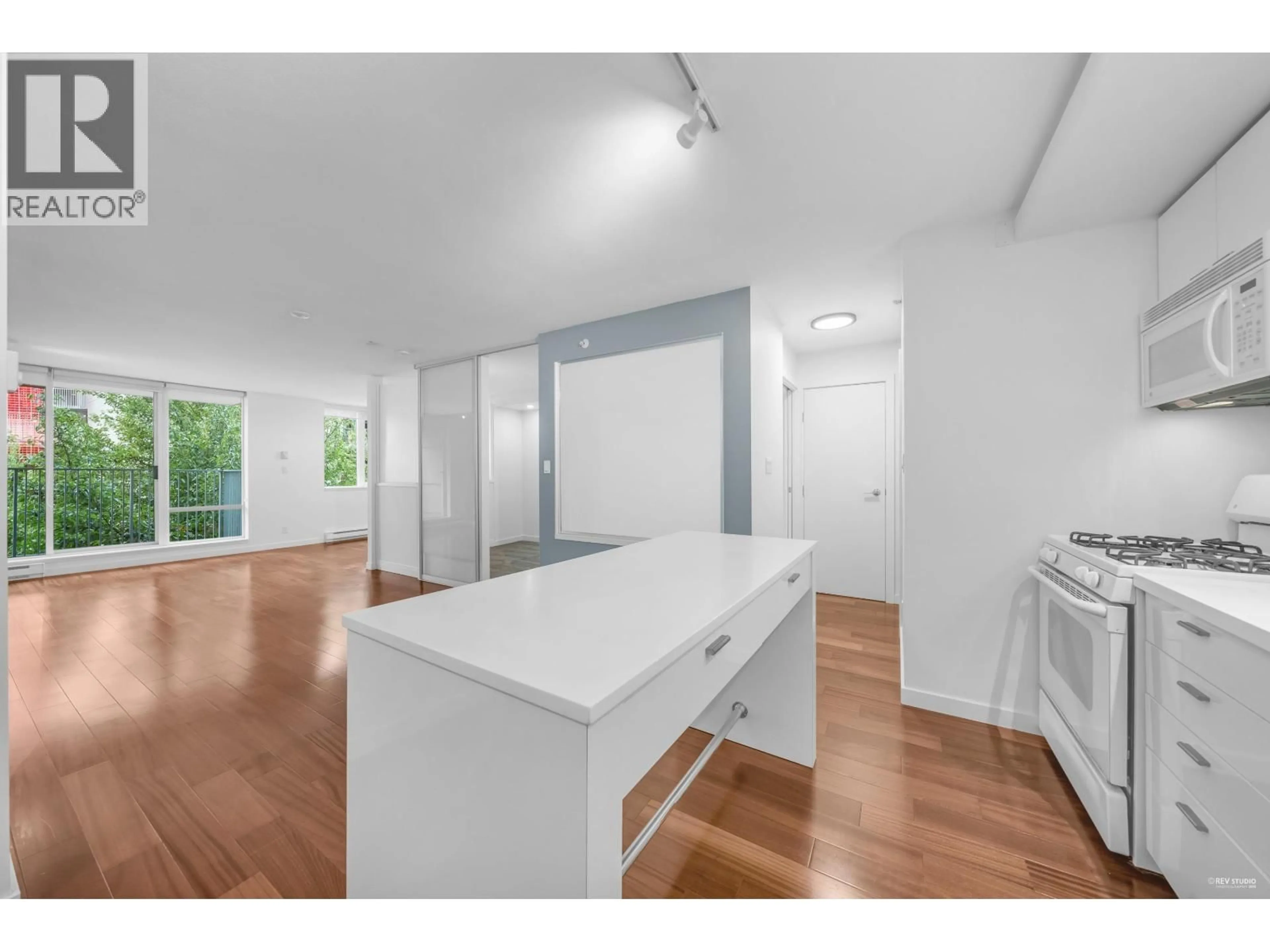 Open concept kitchen, unknown for 409 - 328 11TH AVENUE, Vancouver British Columbia V5T4W1