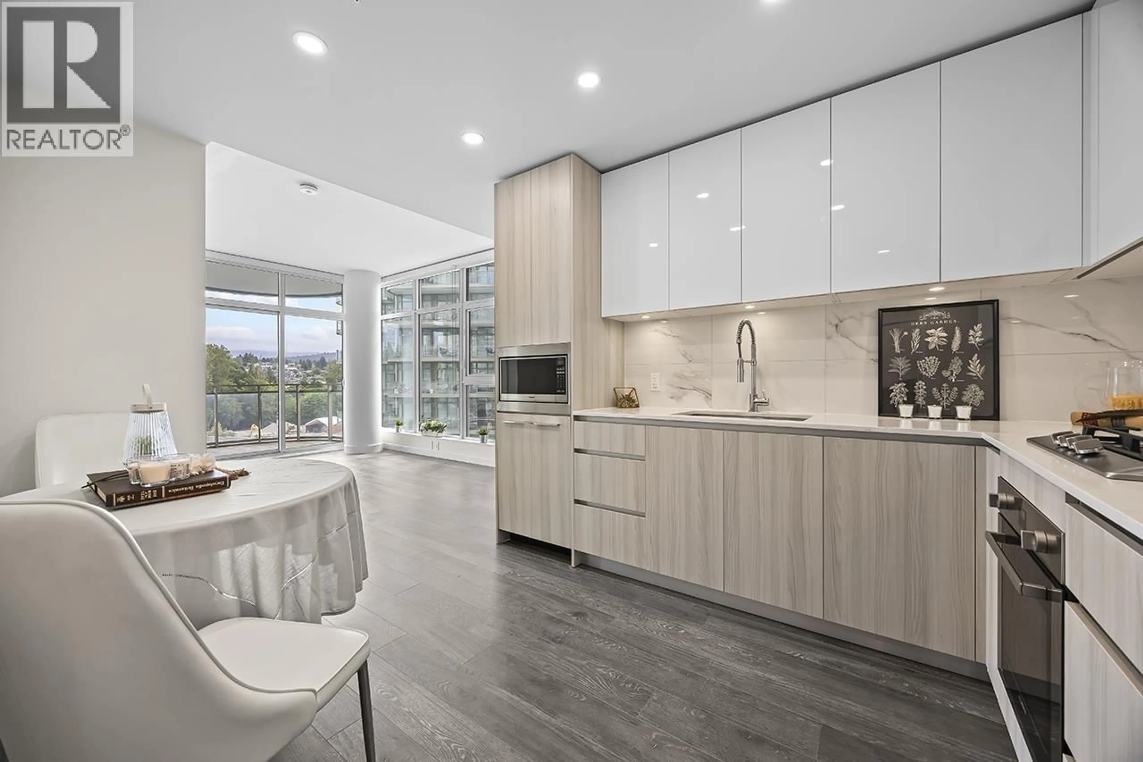 Open concept kitchen, unknown for 703 - 5311 GORING STREET, Burnaby British Columbia V5B0B5