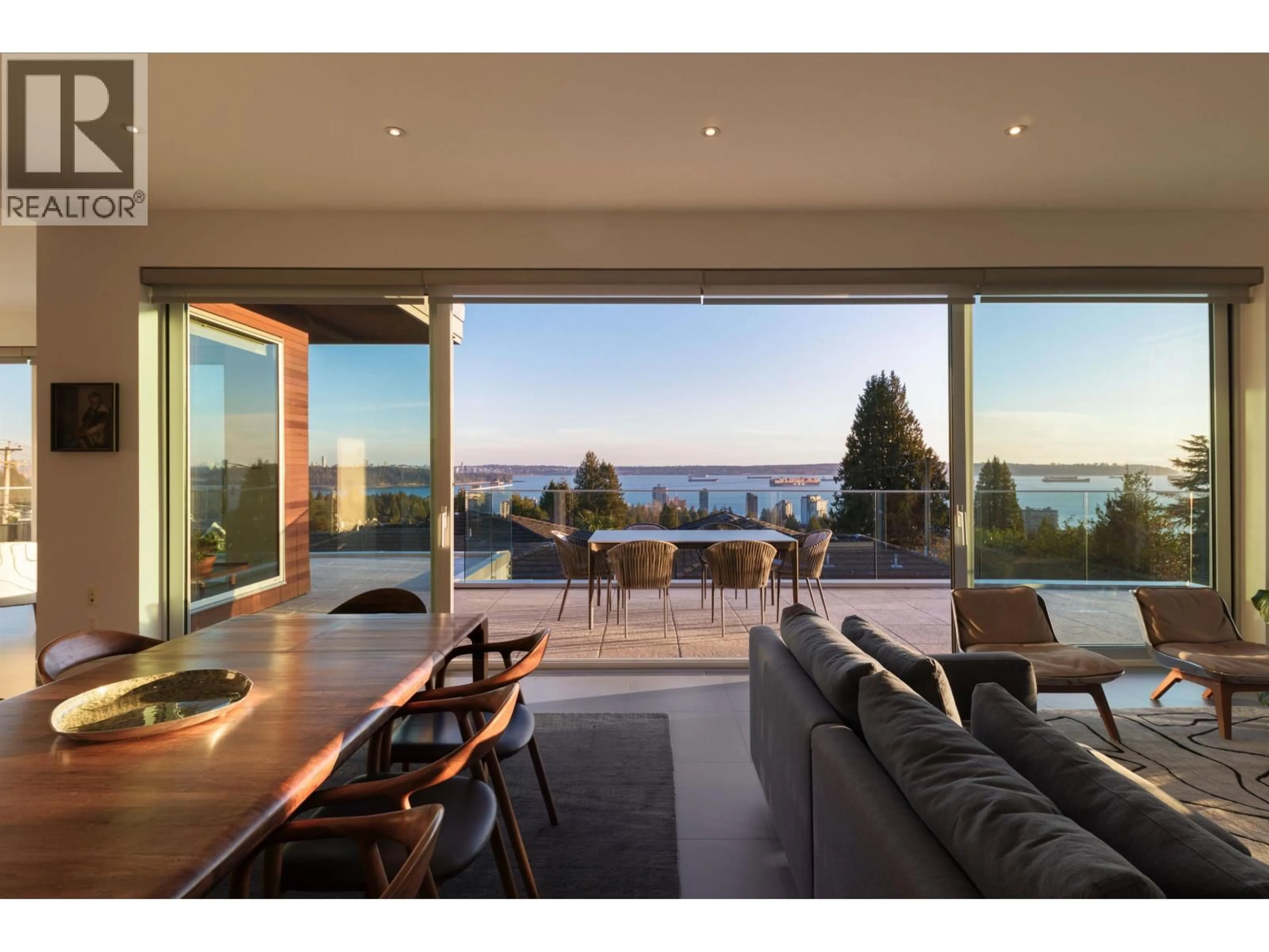 Unknown for 1715 22ND STREET, West Vancouver British Columbia V7V4E4