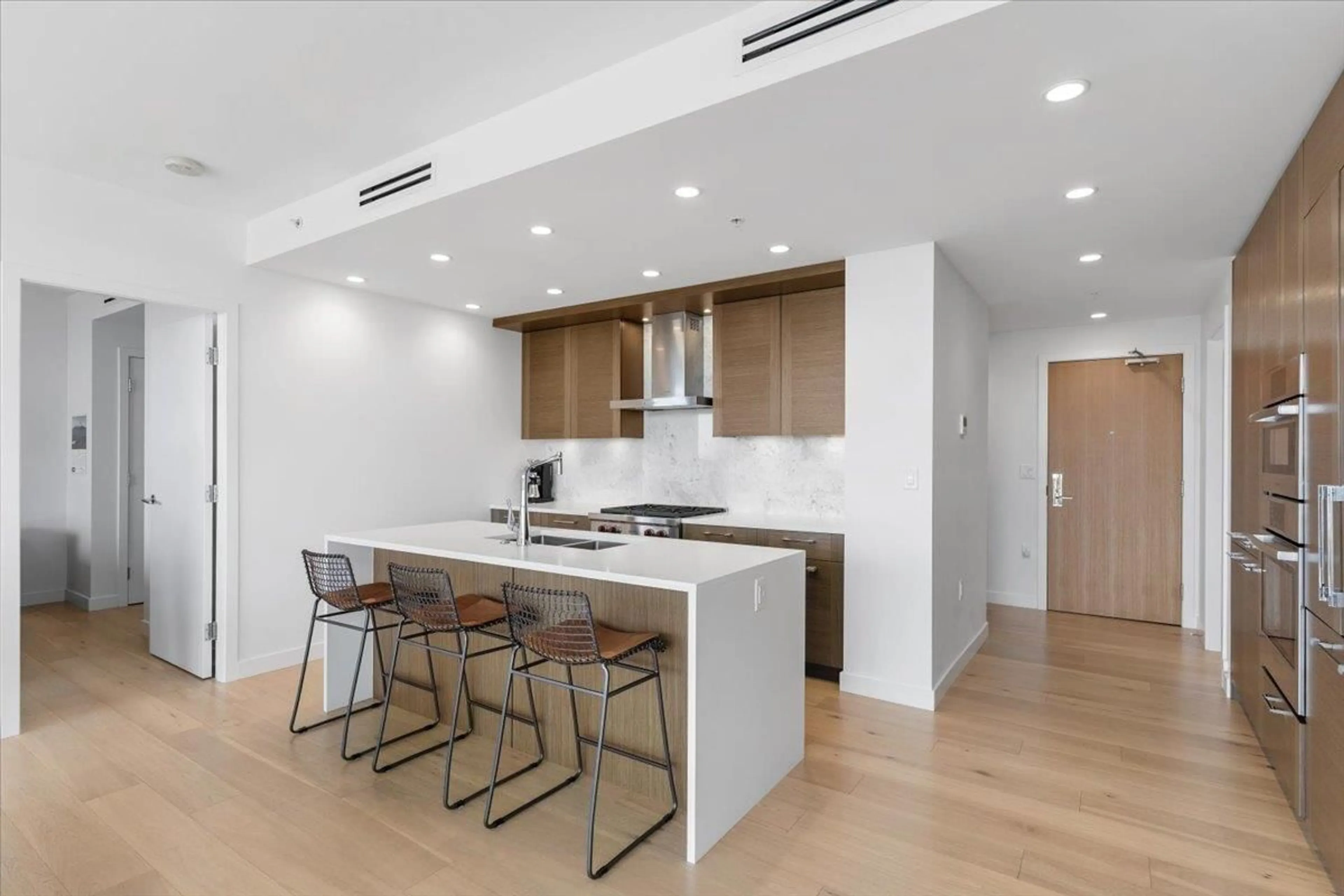 Open concept kitchen, unknown for 604 - 1439 GEORGE STREET, White Rock British Columbia V4B0B9