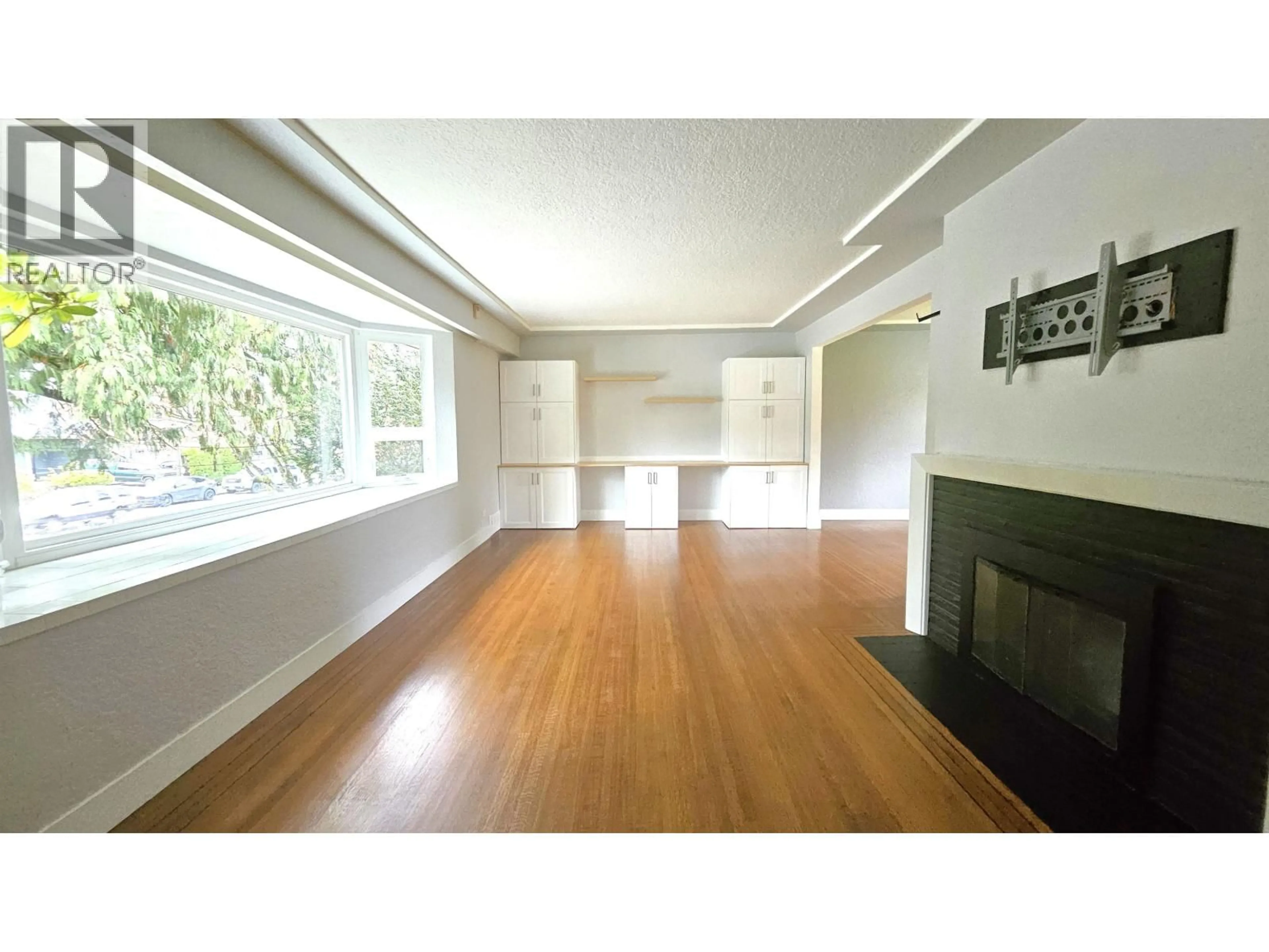 A pic of a room for 845 SMITH AVENUE, Coquitlam British Columbia V3J2X4