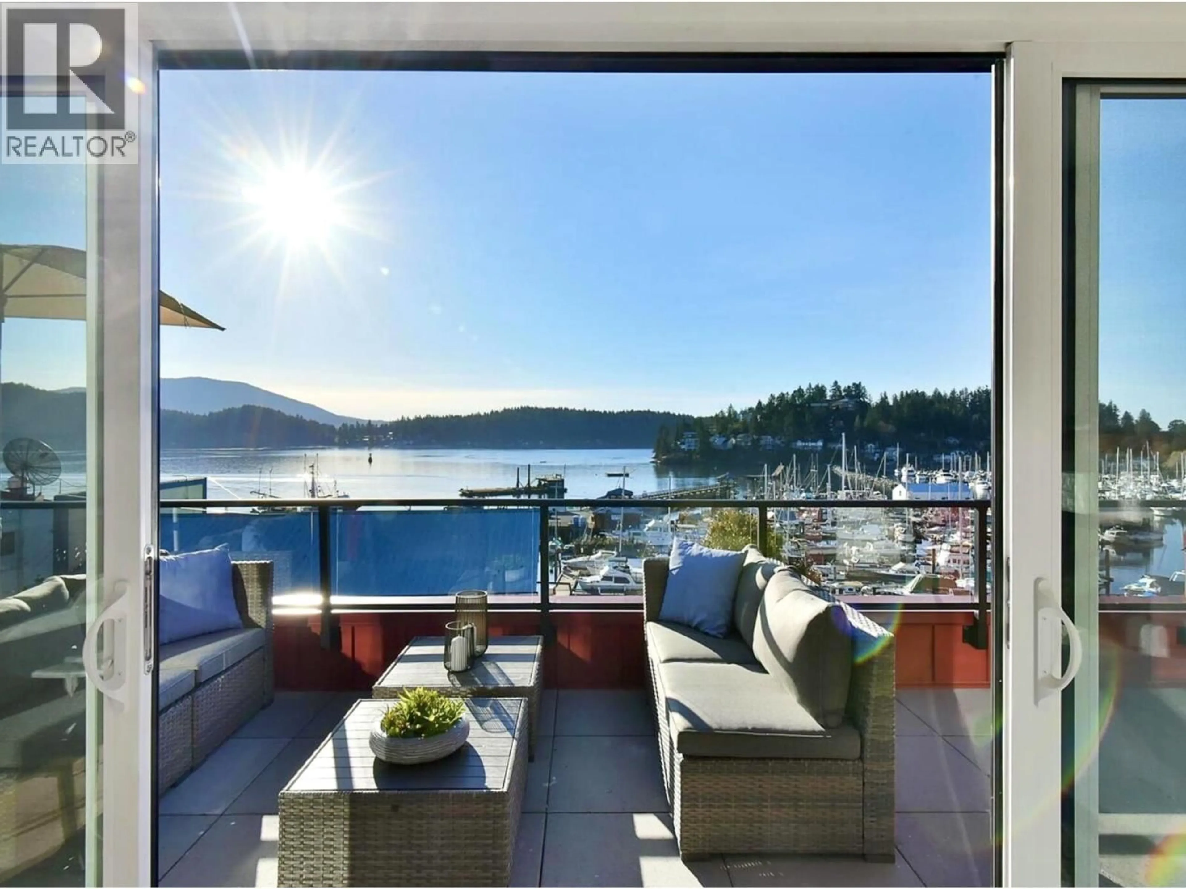 Balcony in the apartment, water/lake/river/ocean view for 101 - 263 GOWER POINT ROAD, Gibsons British Columbia V0N1V4