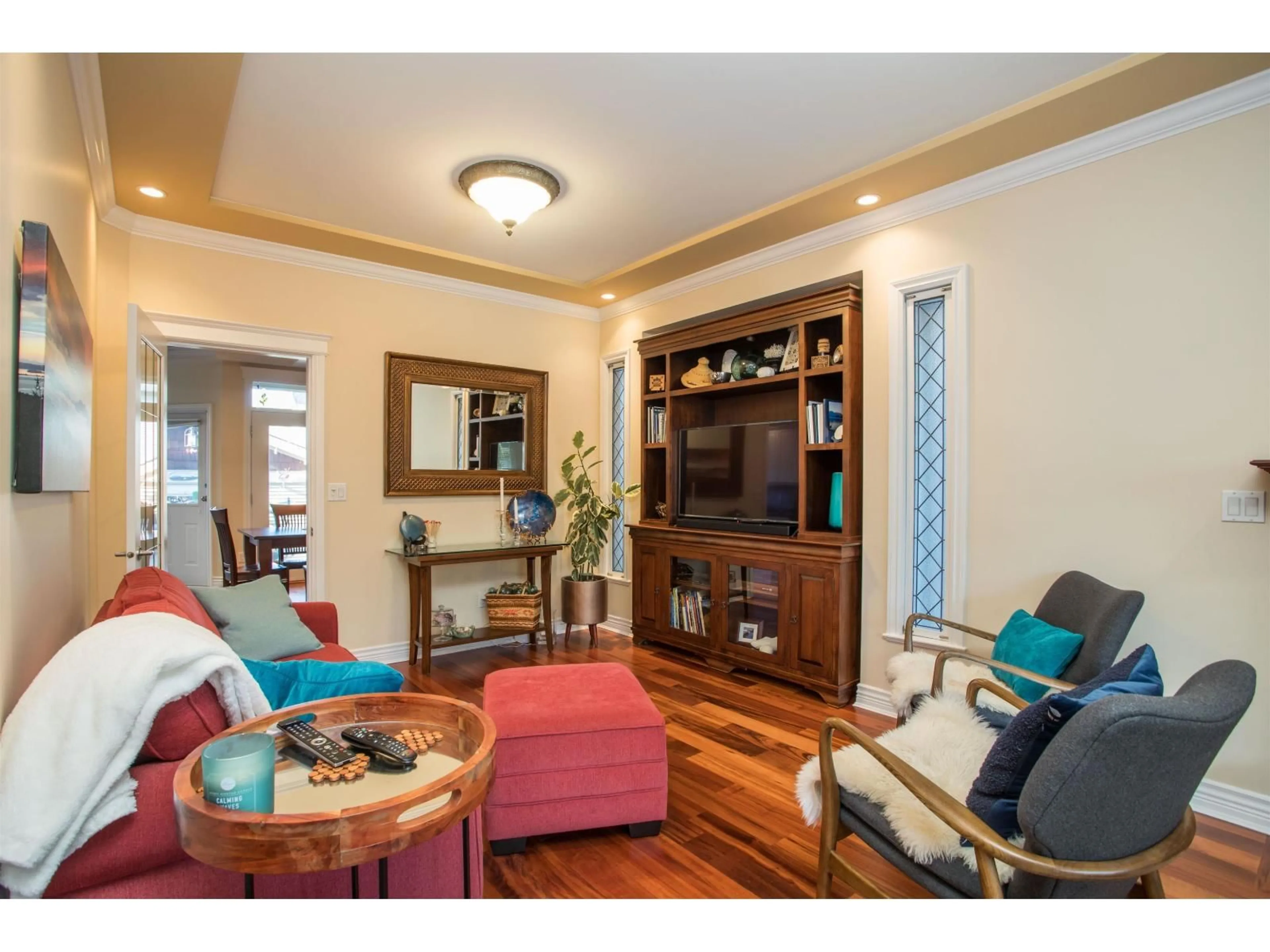 Living room with furniture, wood/laminate floor for 2931 152A STREET, Surrey British Columbia V4P3K4