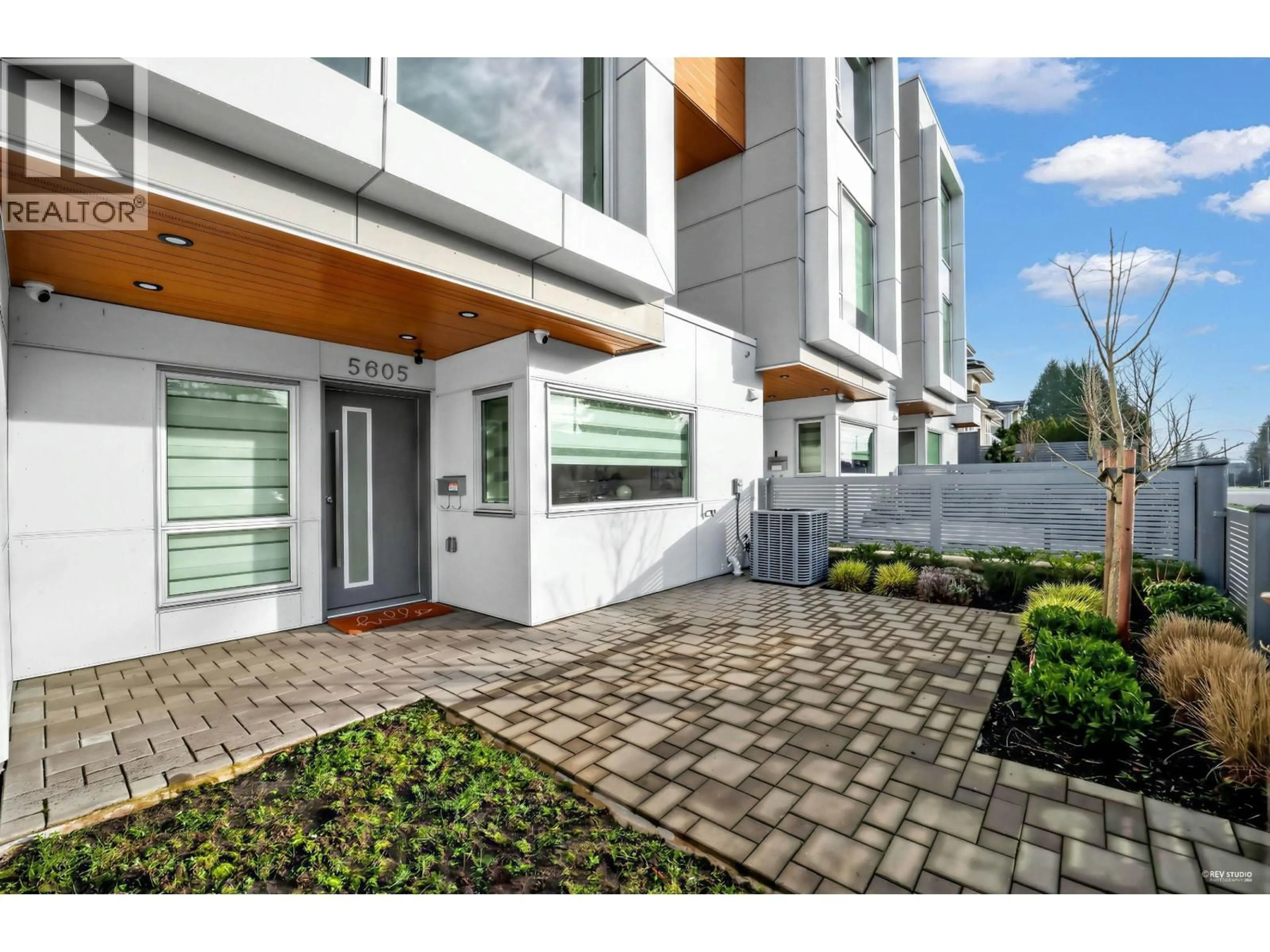 Unknown for 5605 RUMBLE STREET, Burnaby British Columbia V5J2C3