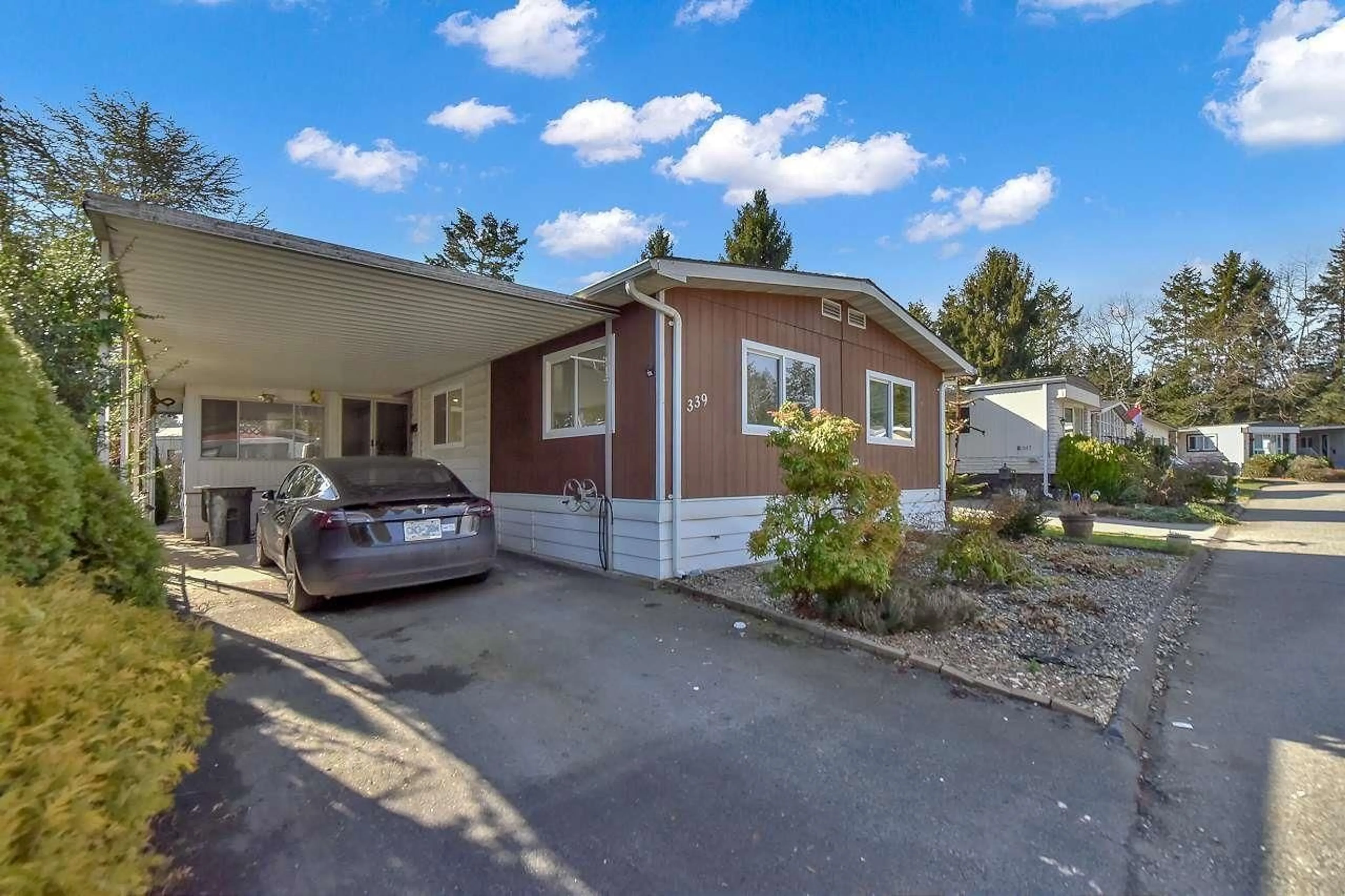 Home with vinyl exterior material, street for 339 - 1840 160 STREET, Surrey British Columbia V4A4X4