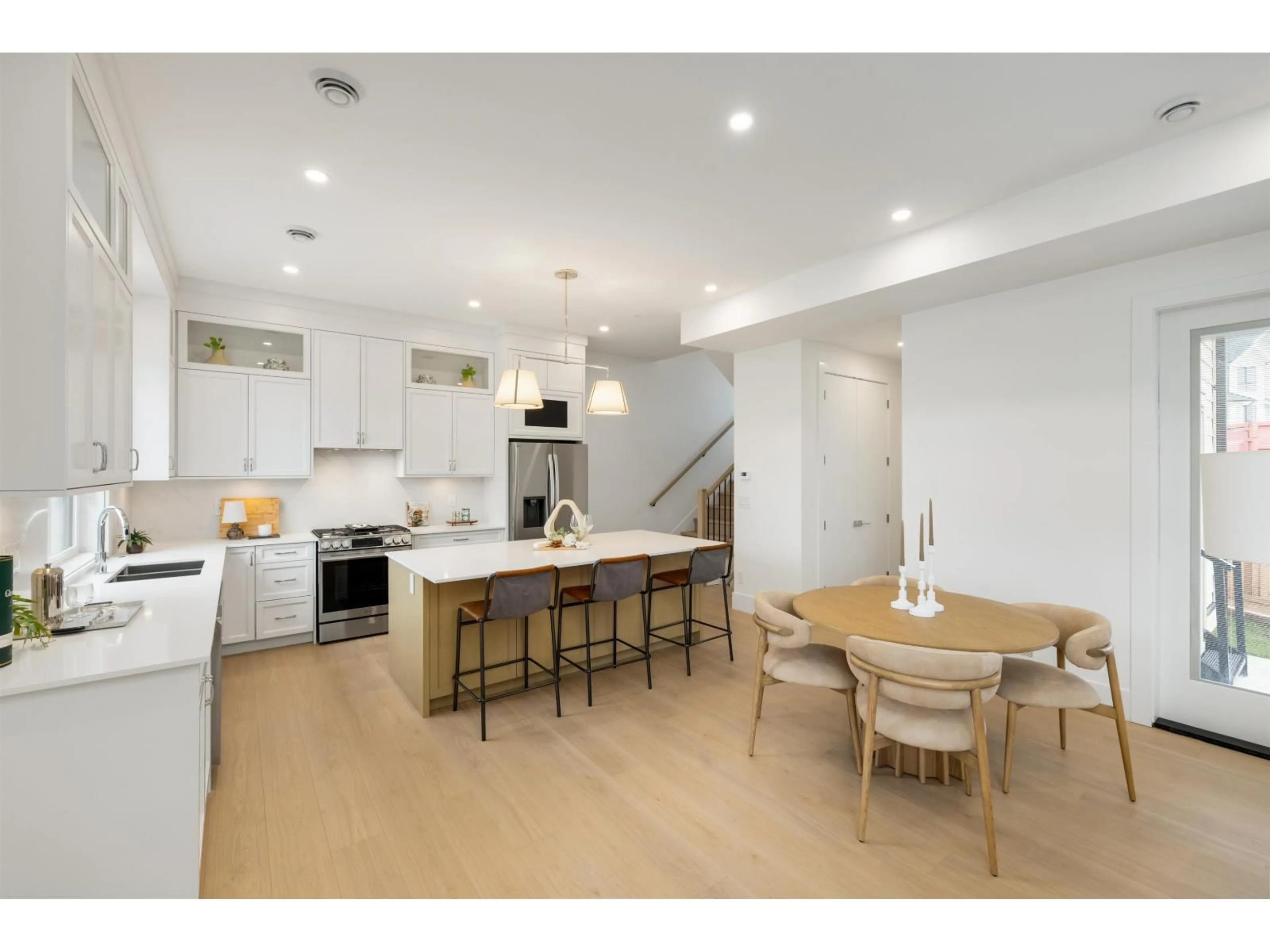 Open concept kitchen, unknown for 101 - 1810 165A STREET, Surrey British Columbia V3Z9X5