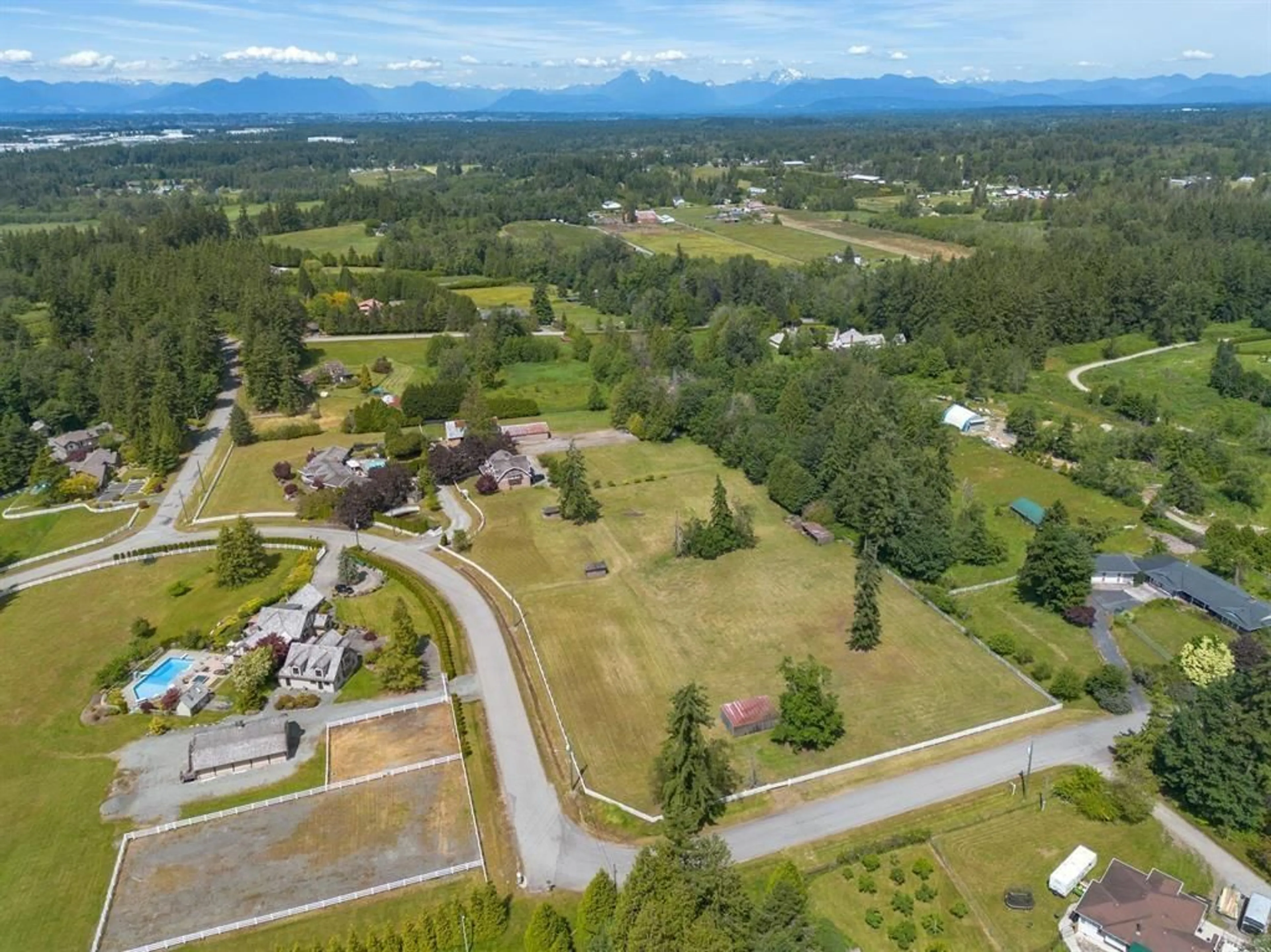A pic from outside/outdoor area/front of a property/back of a property/a pic from drone, mountain view for 382 194 STREET, Surrey British Columbia V3Z9R9