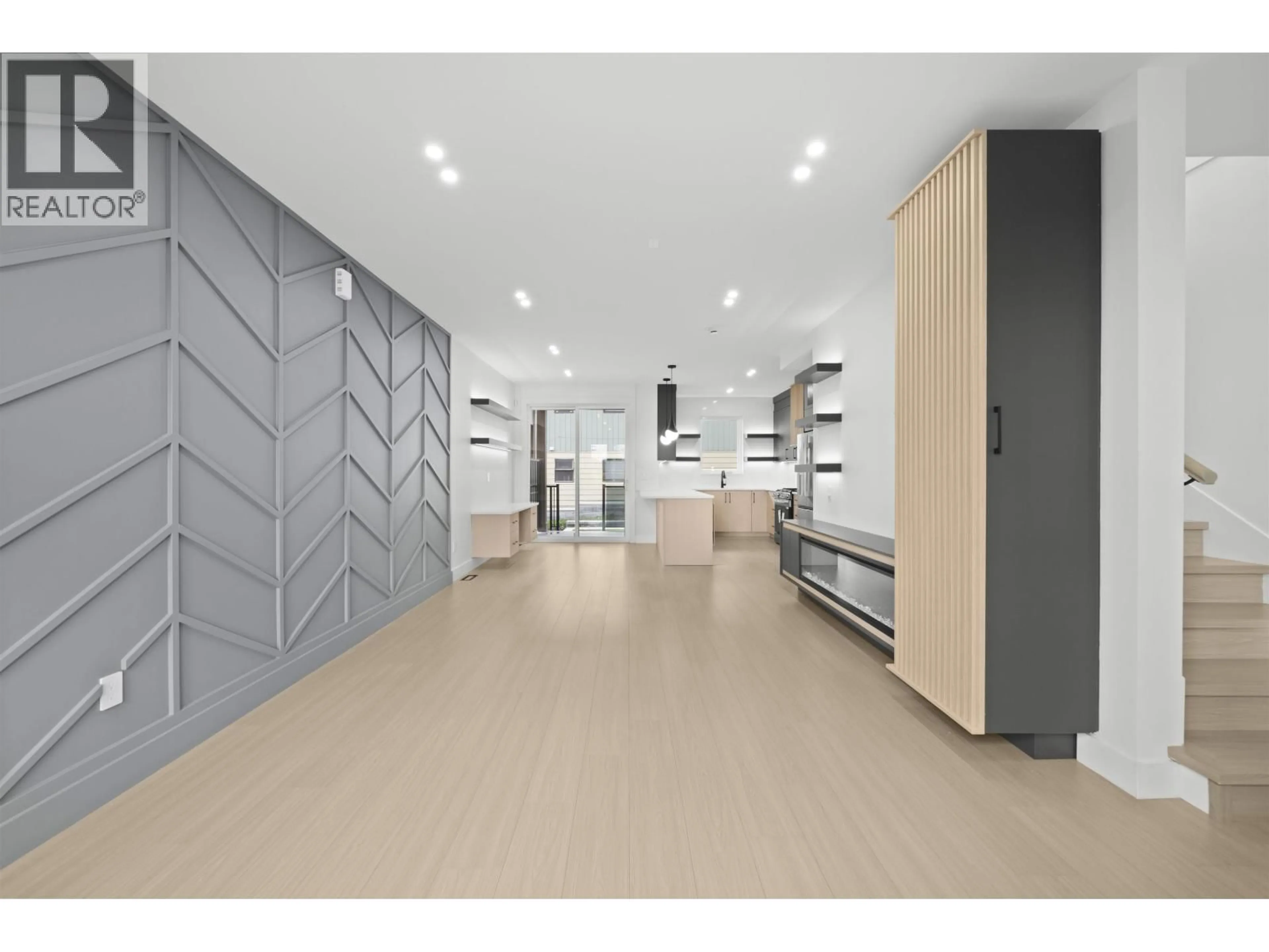 Indoor foyer for 2 - 314 NELSON STREET STREET, Coquitlam British Columbia V3K4N3