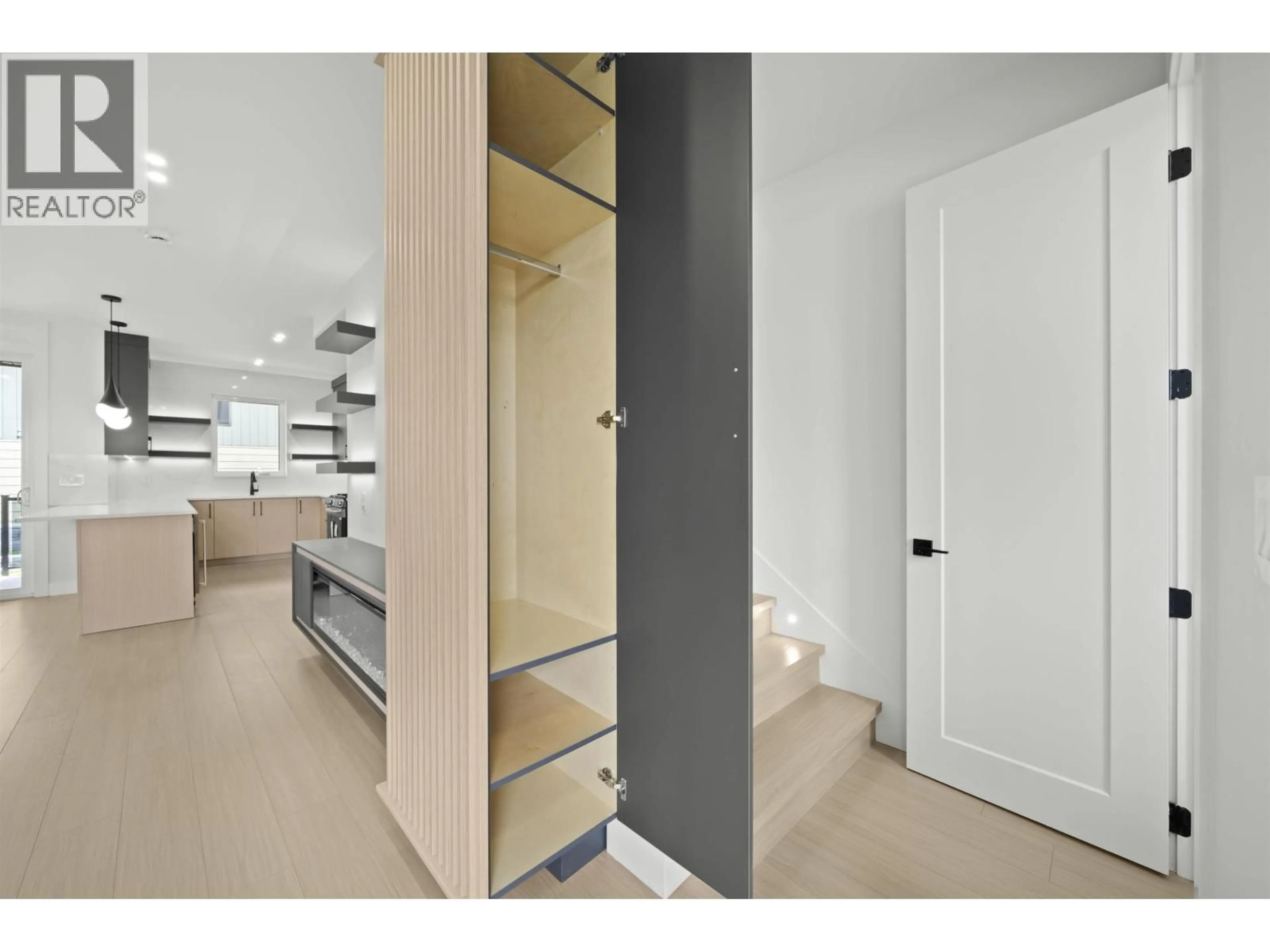 Unknown for 2 - 314 NELSON STREET STREET, Coquitlam British Columbia V3K4N3