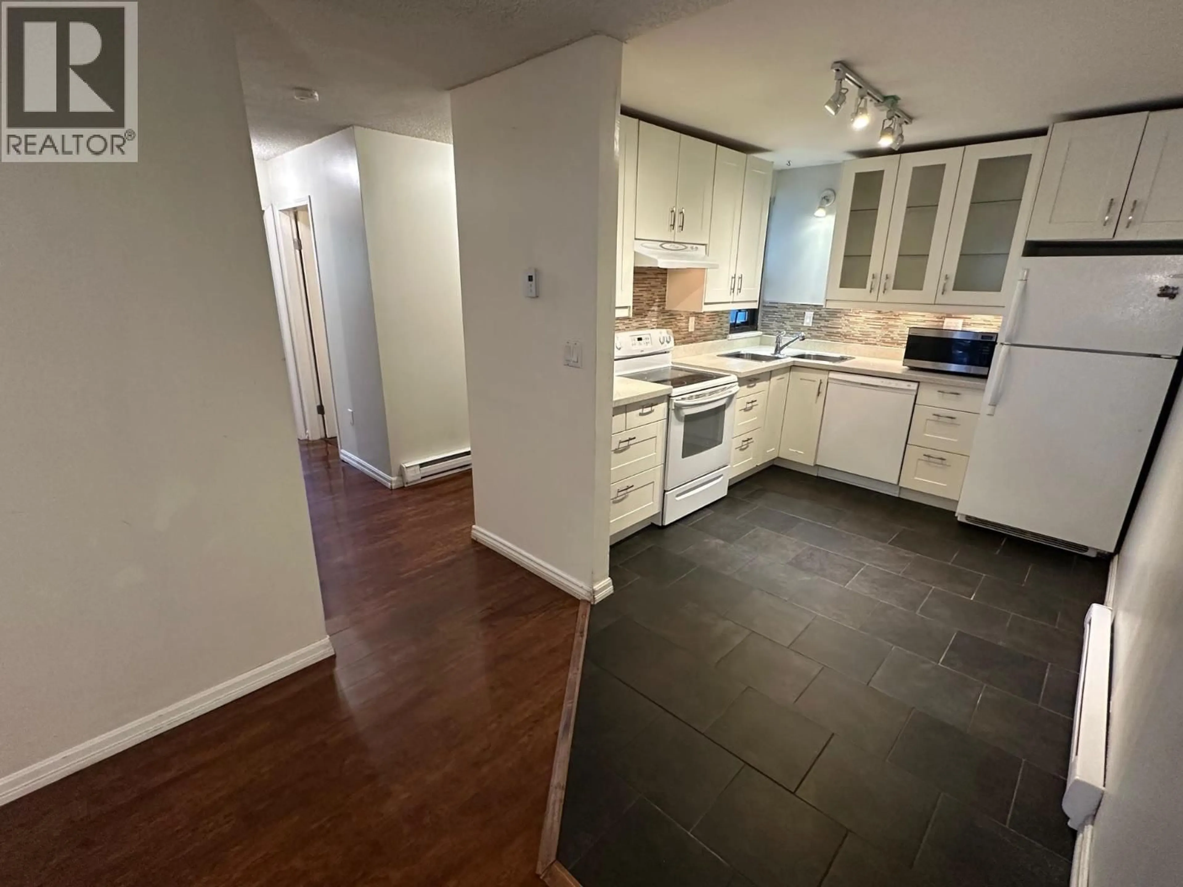 Unknown for 102 - 9143 SATURNA DRIVE, Burnaby British Columbia V3J7K1