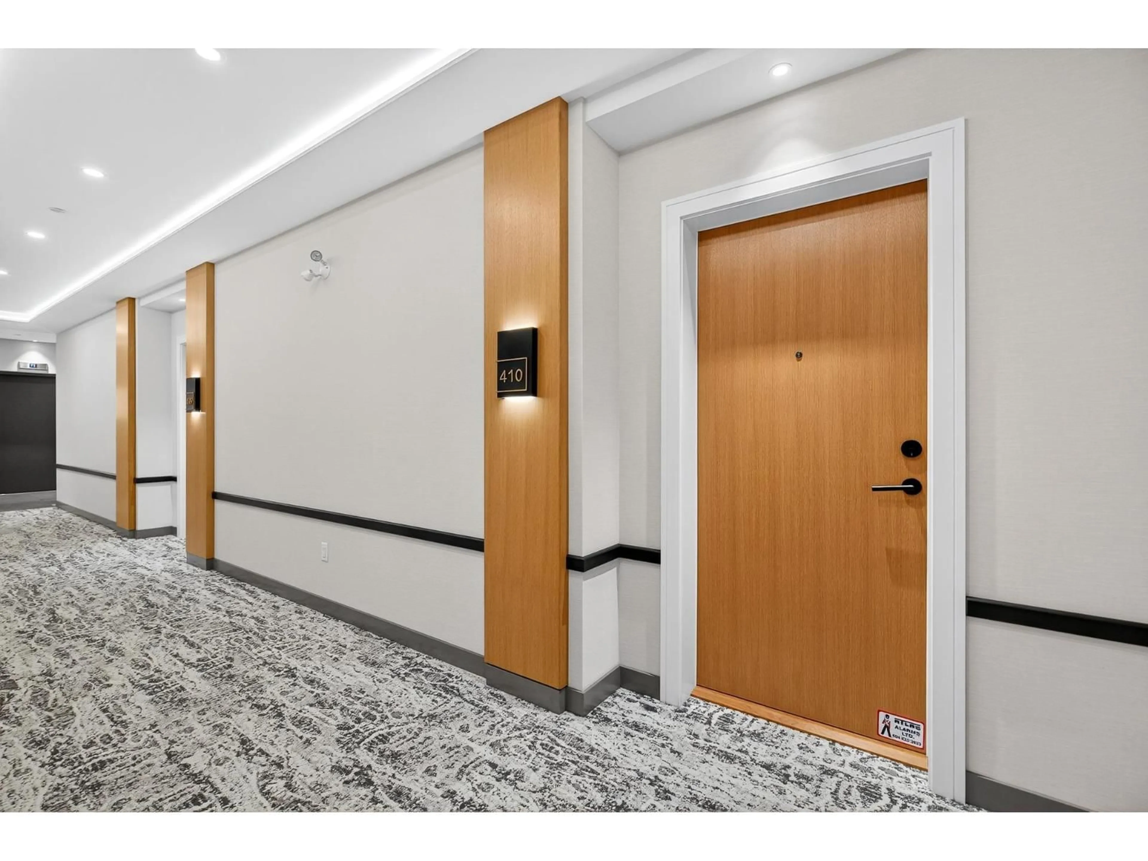 Indoor foyer for 410 - 20416 PARK AVENUE, Langley British Columbia V3A0N2