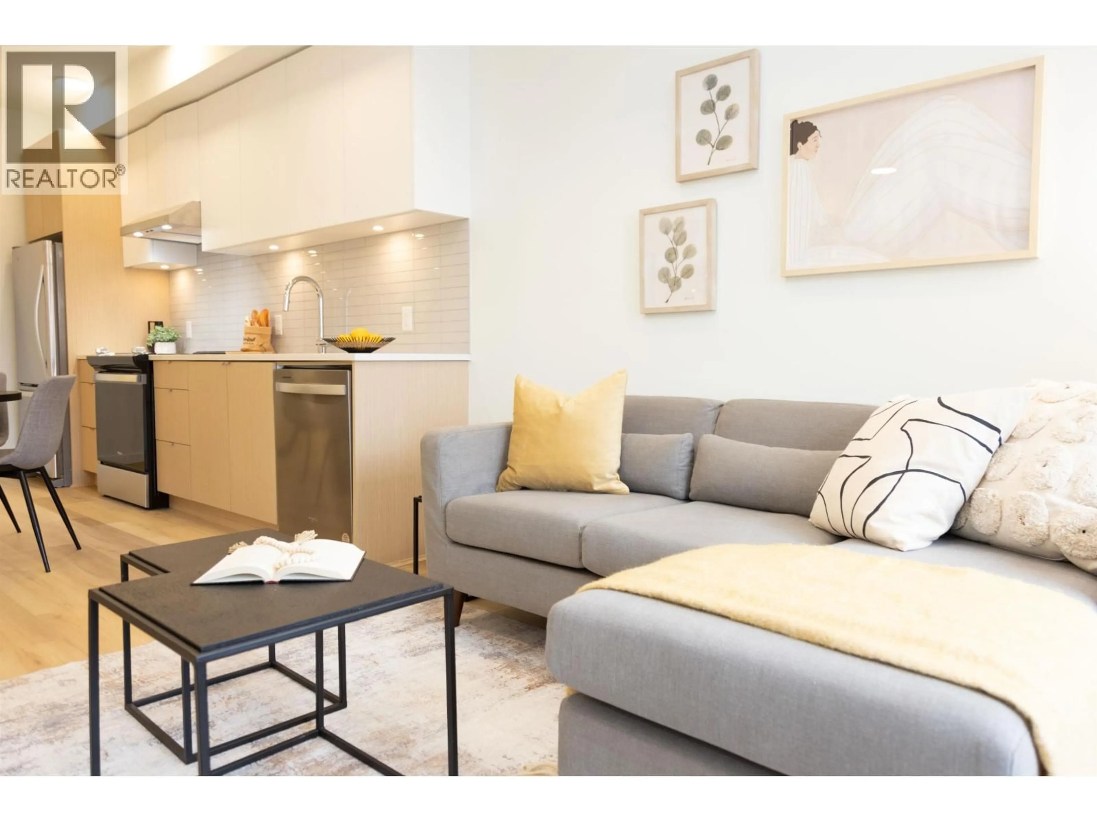 Living room with furniture, unknown for 406 - 37994 SECOND AVENUE, Squamish British Columbia V8B0C3