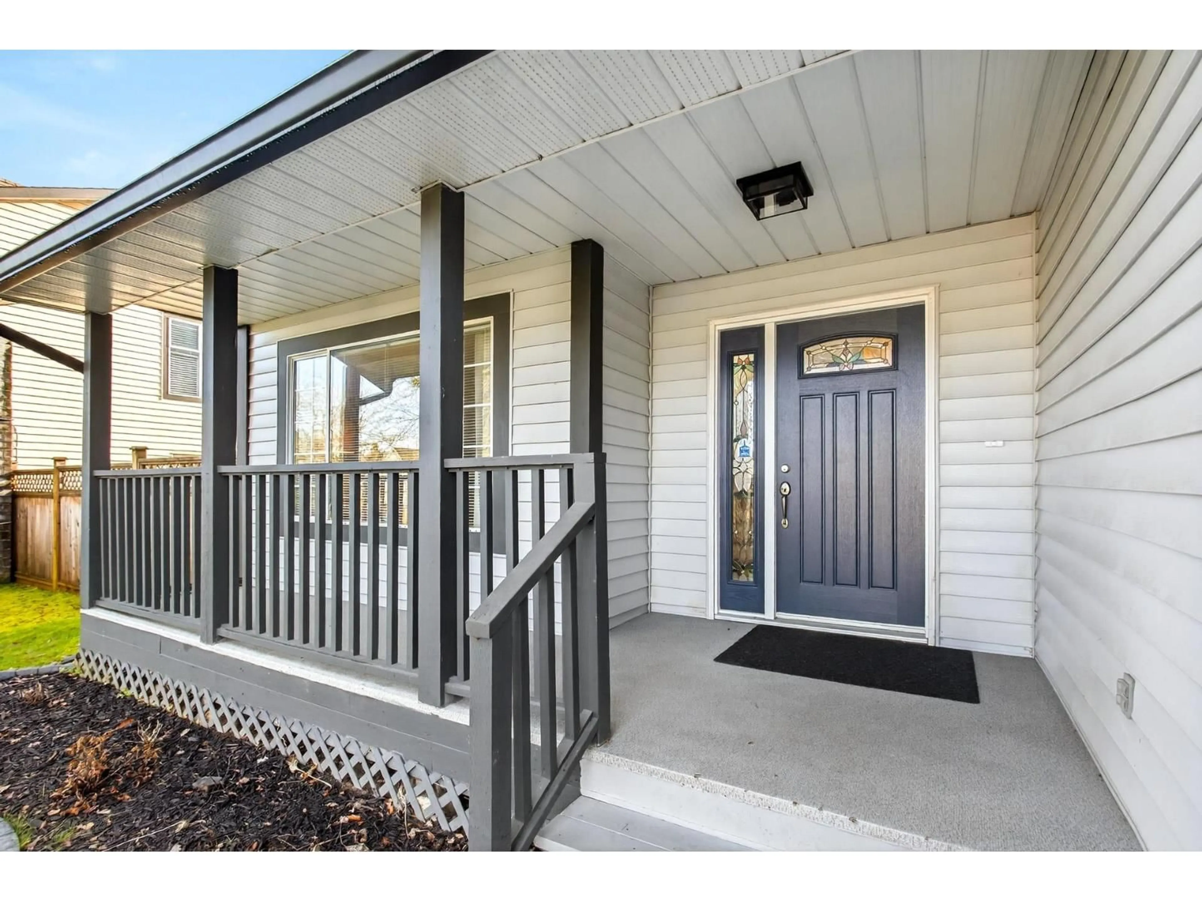 Indoor entryway for 20940 94B AVENUE, Langley British Columbia V1M2A9