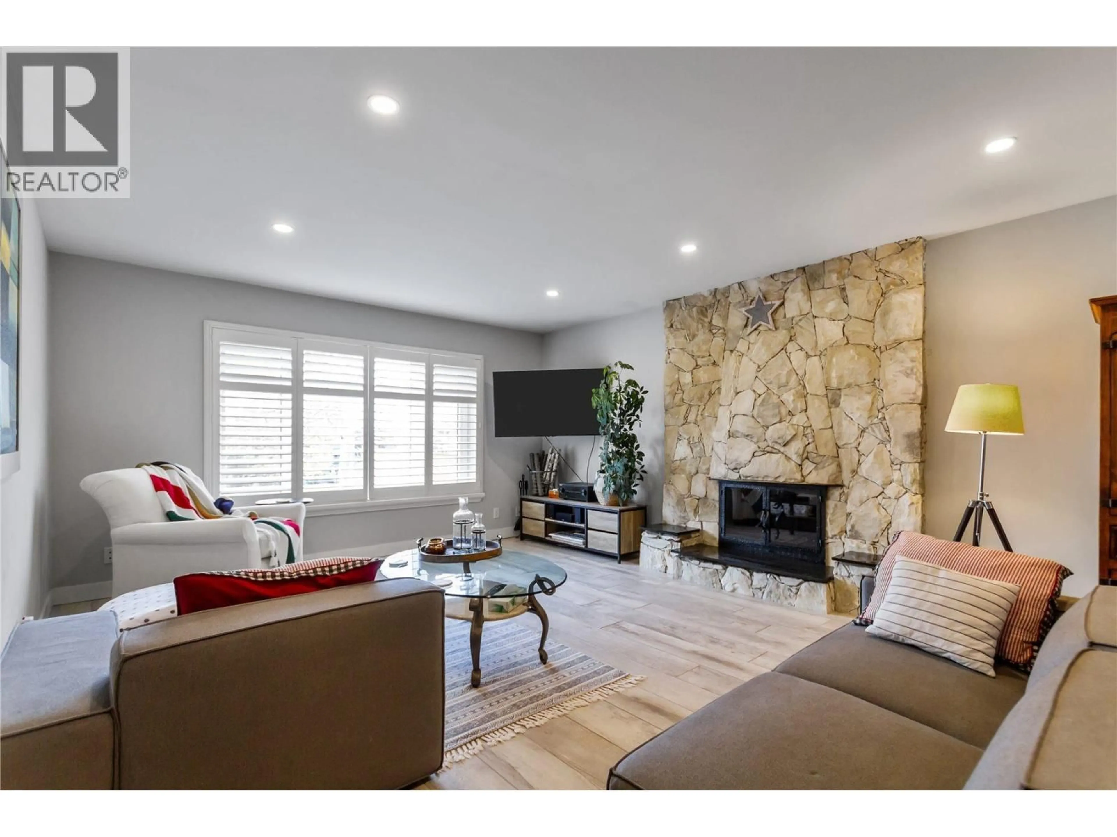 Living room with furniture, unknown for 4668 55A STREET, Delta British Columbia V4K4H2