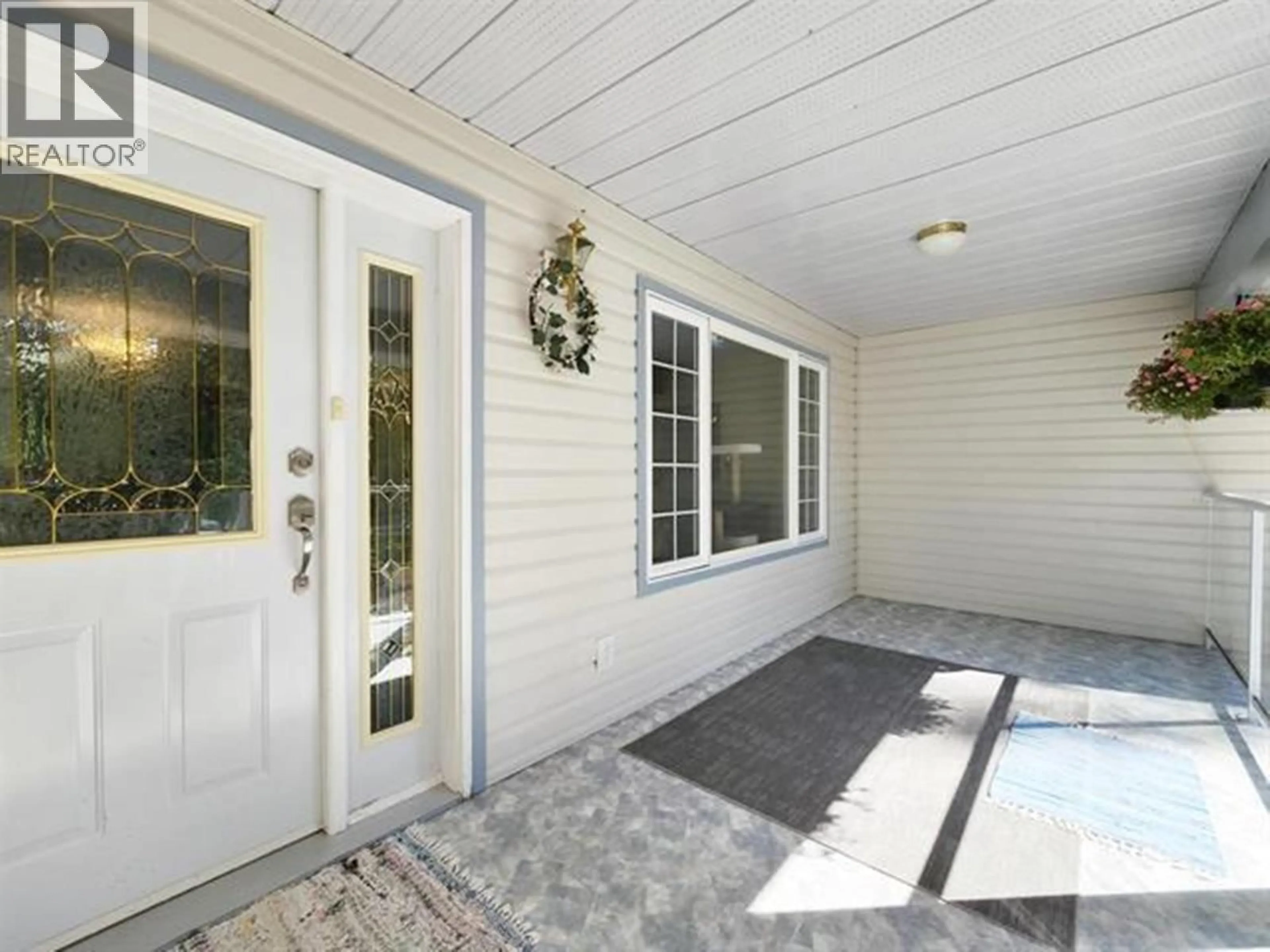 Indoor entryway for 2711 ROBERTA ROAD, Quesnel British Columbia V2J6L5